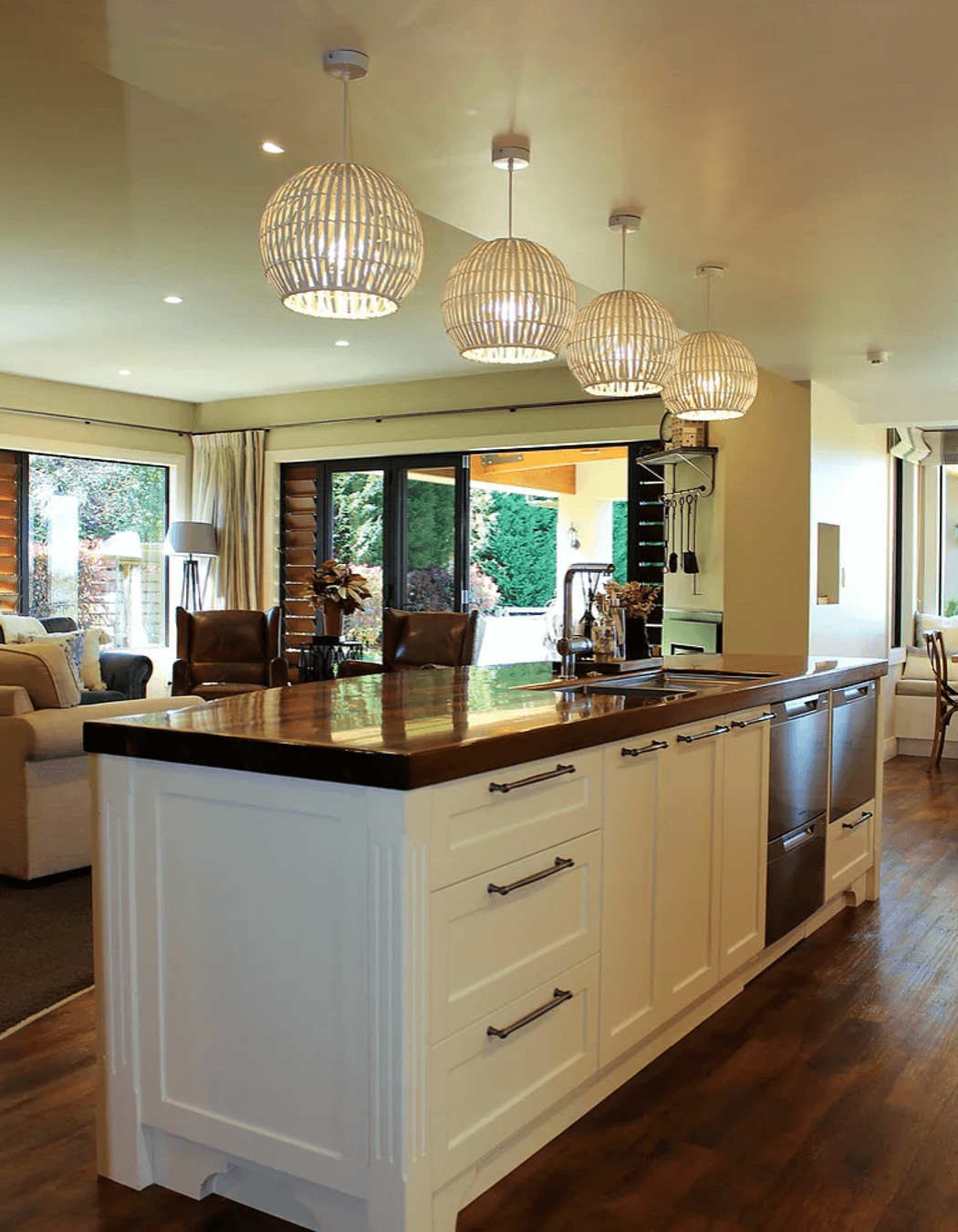 Striking on Lyndhurst, Frimley