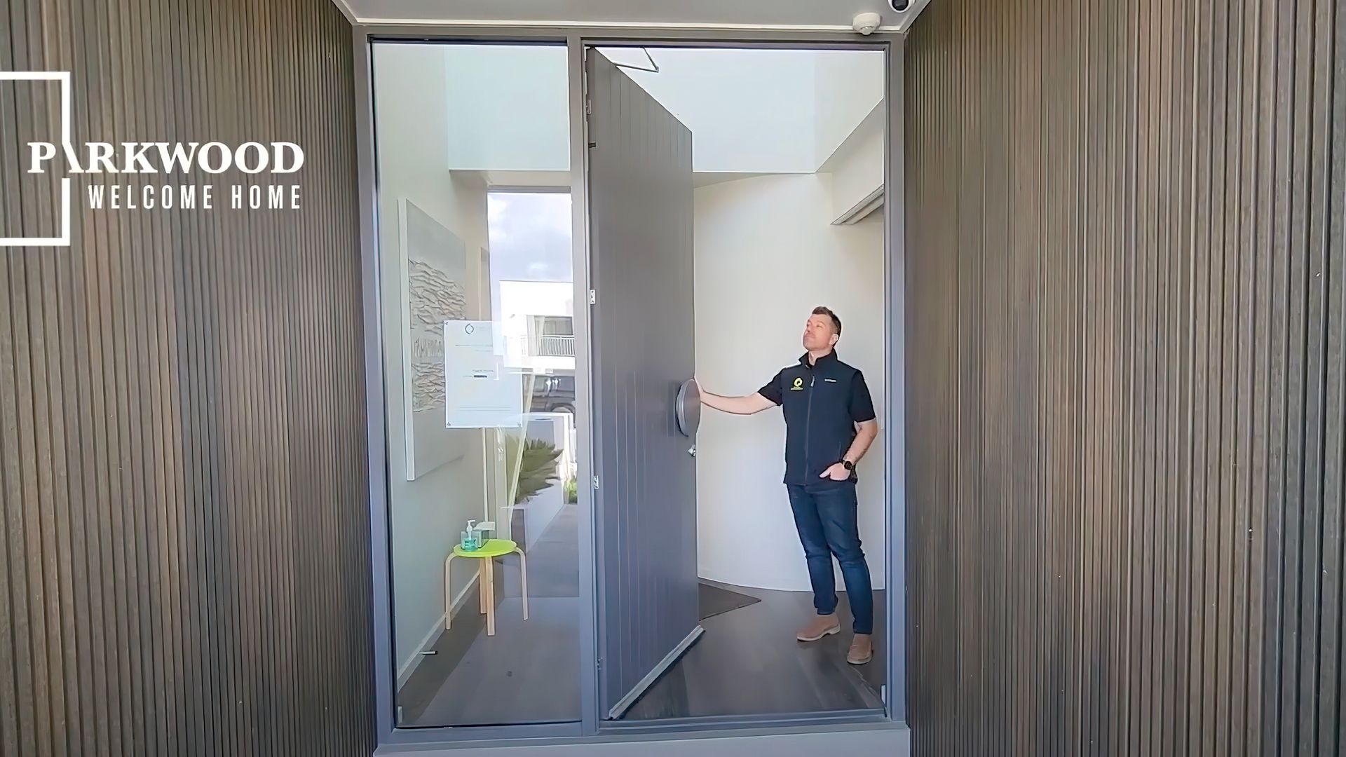 Jason Tanchevski - Classic Constructions Director video