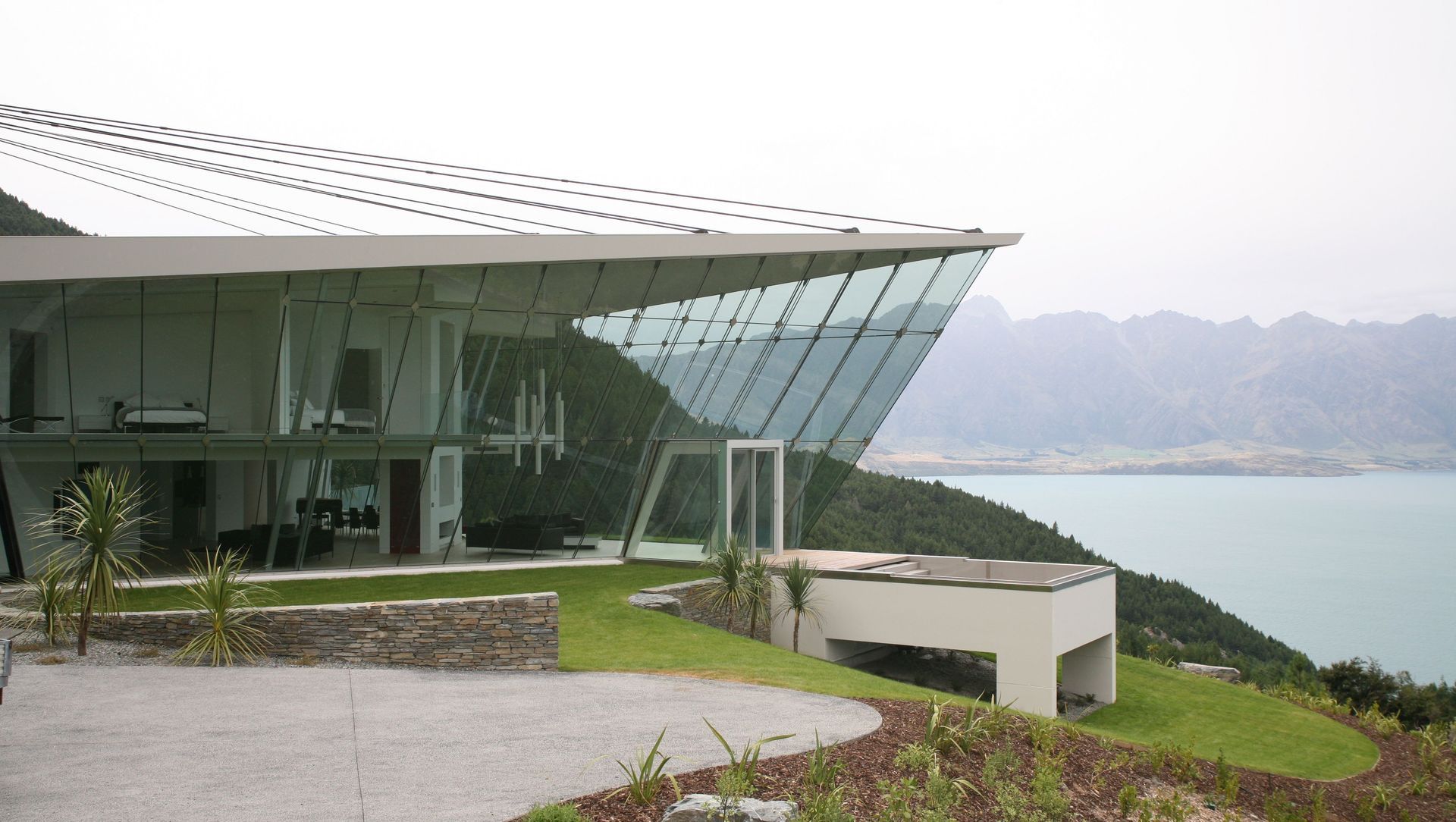 Jagged Edge - Queenstown banner