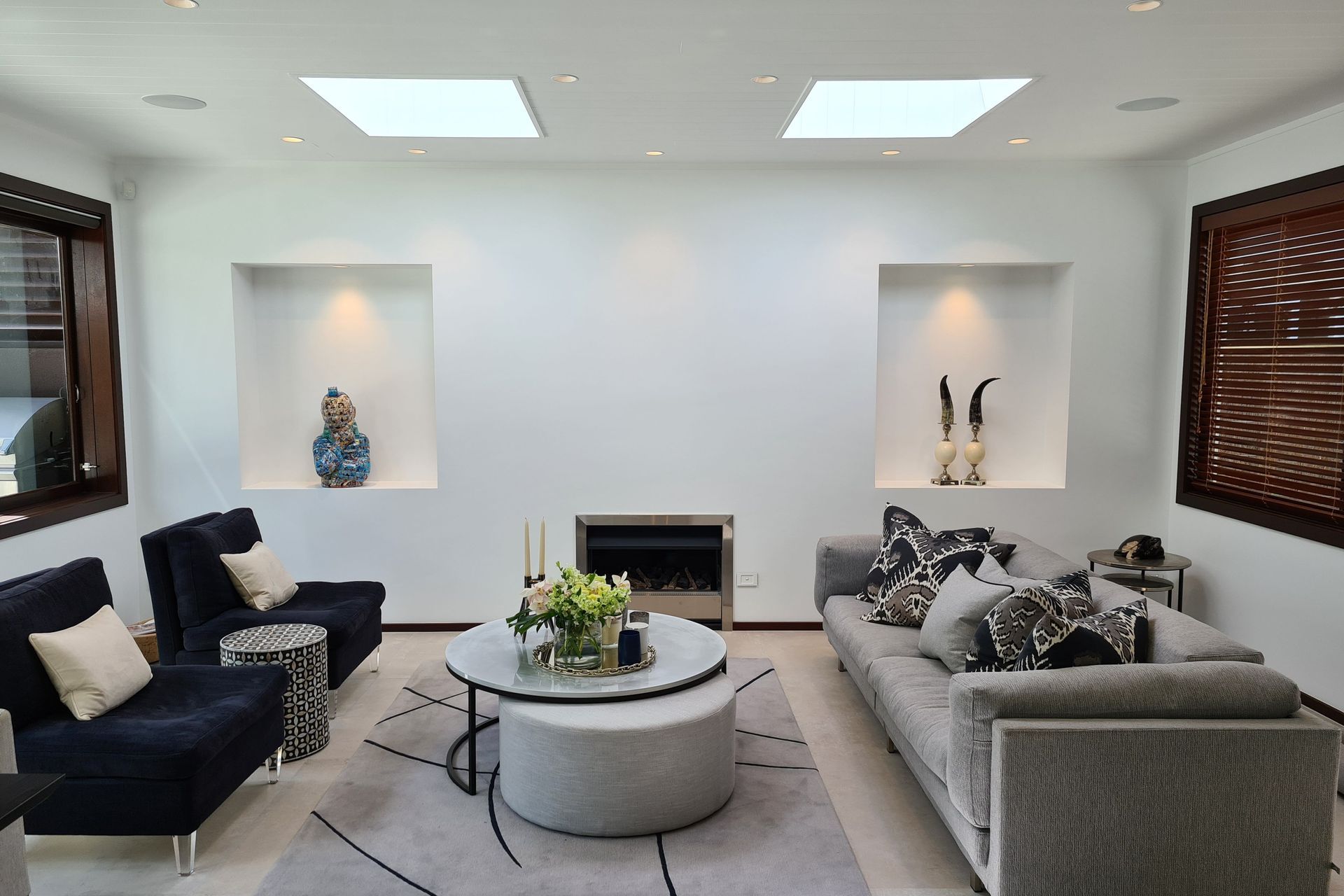 Sitting-Room-Switch-Lighting-Lutron-Electronics-automated-lighting-control-SpeakerCraft-in-ceiling-speakers-SONOS-audio-Savant-home-automation-control.jpg