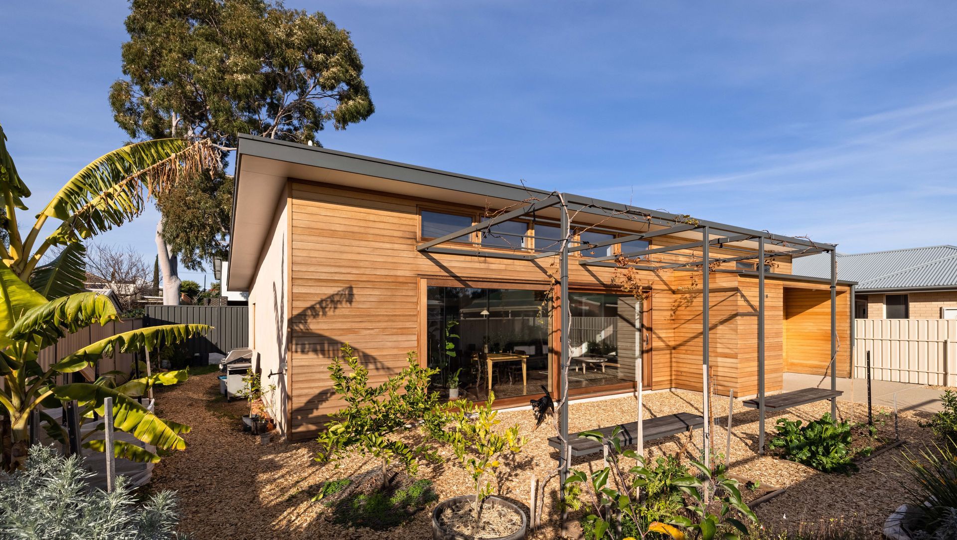 Warratah Home banner