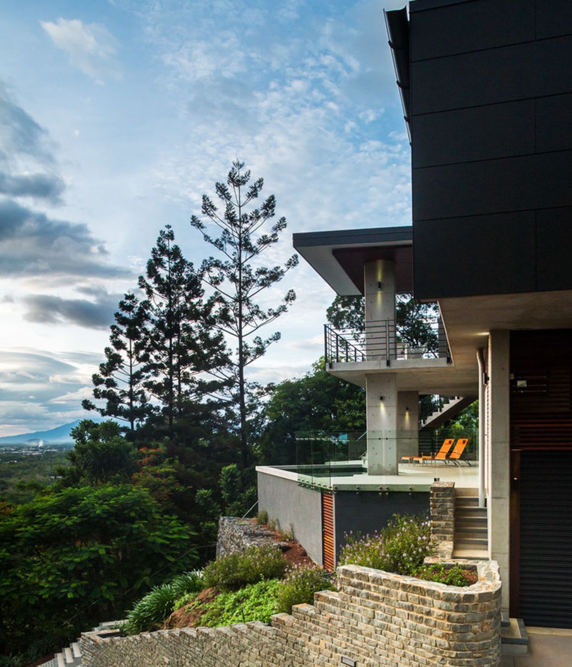 Edge Hill Residence
