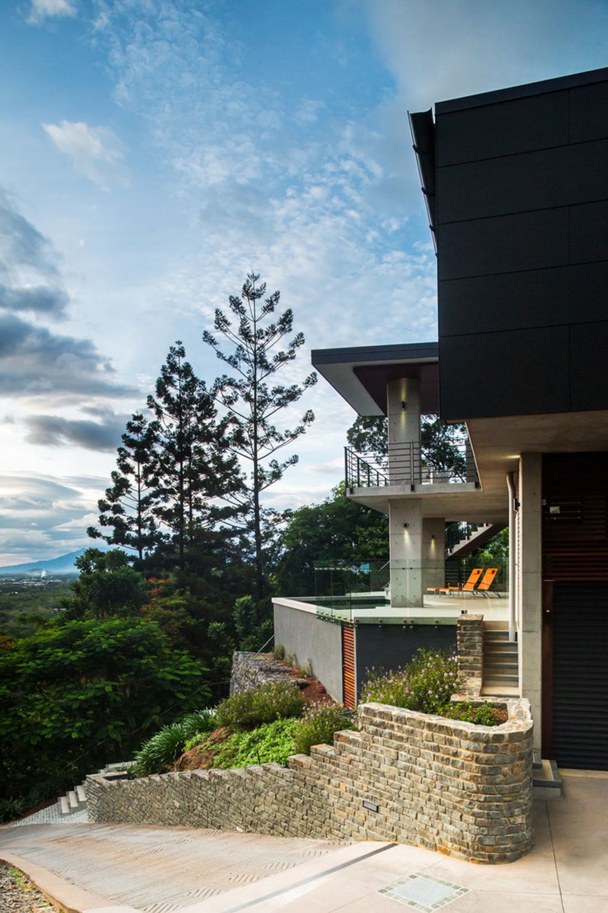 Edge Hill Residence