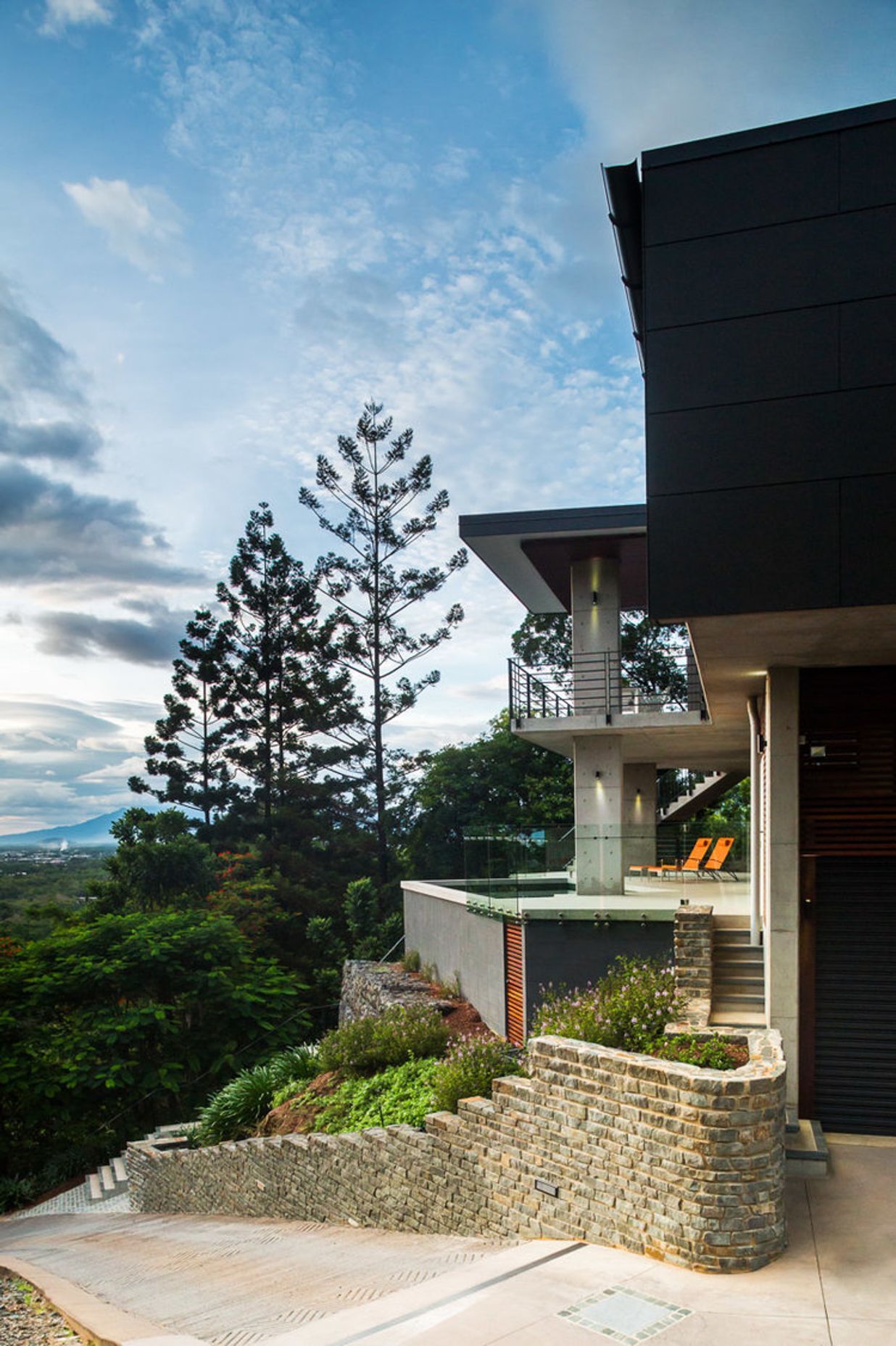 Edge Hill Residence