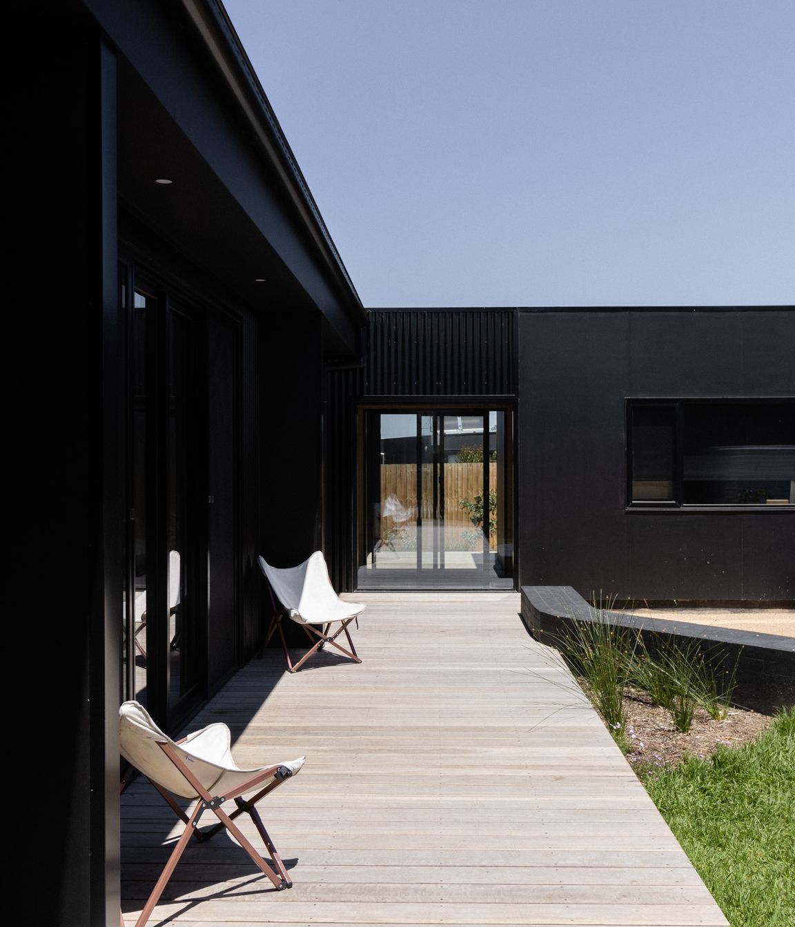 The-Good-Day-House-Al-and-Imo-Landscape-Design-by-Simon-Taylor-Native-Australian-Garden-Torquay-Surf-Coast-Australia-Taylor-04.jpg