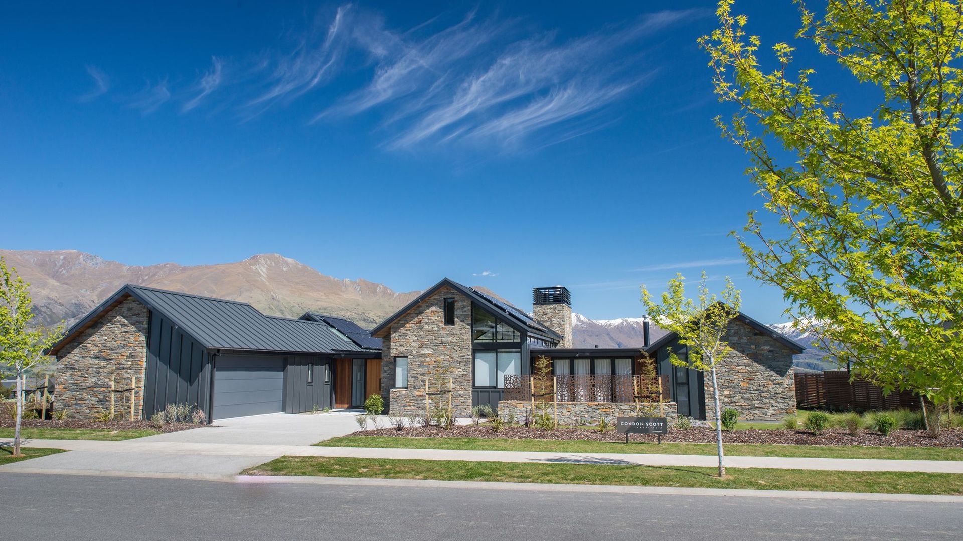 Valley Crescent, Wanaka banner