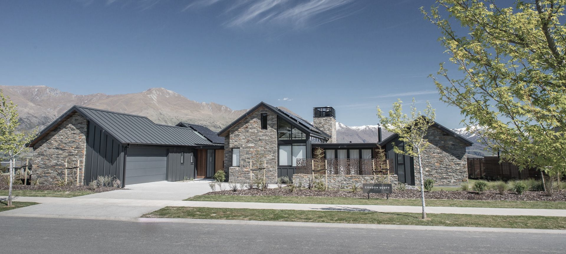 Valley Crescent, Wanaka banner