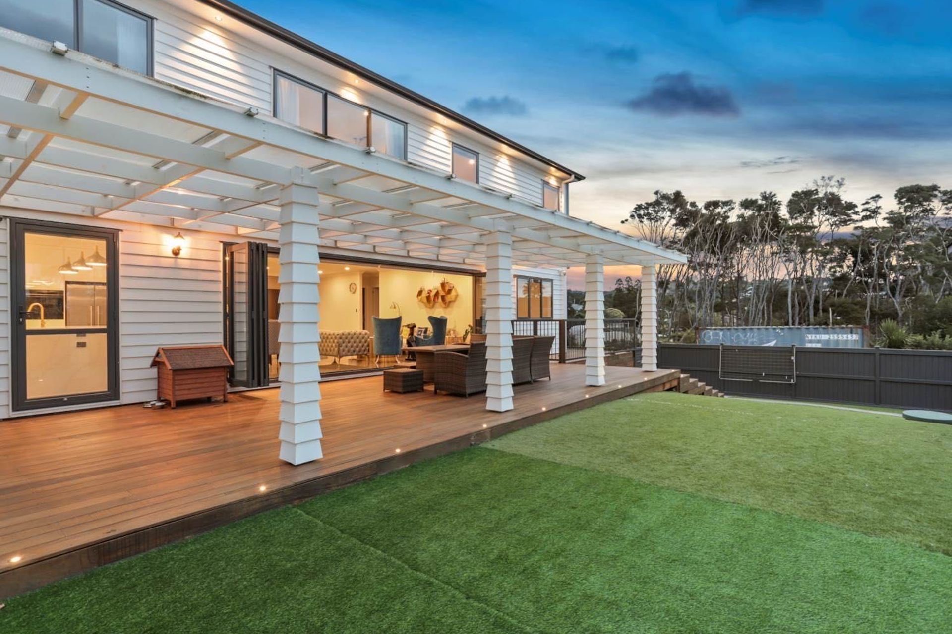 Happeace Lane, Titirangi