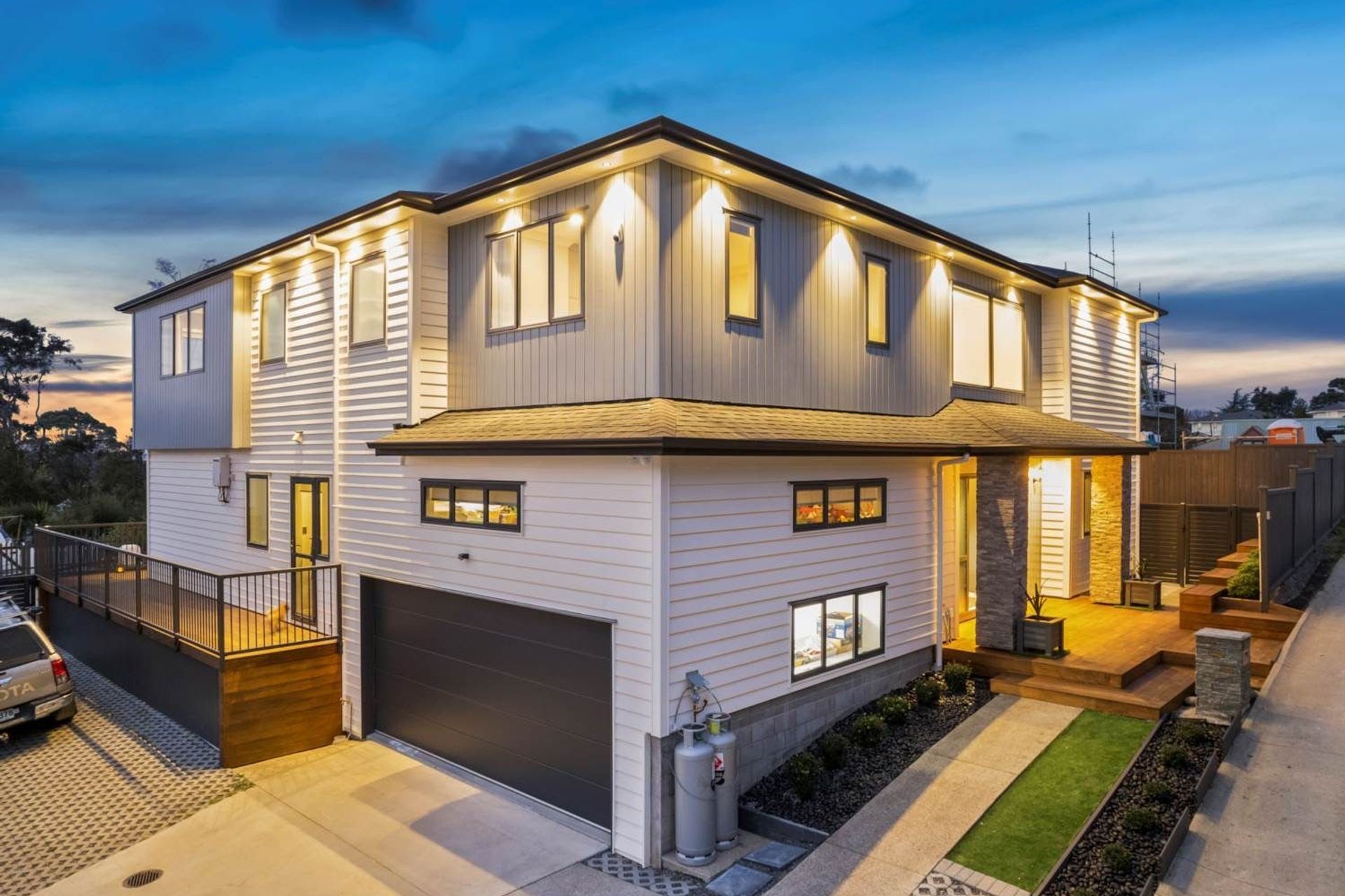 Happeace Lane, Titirangi