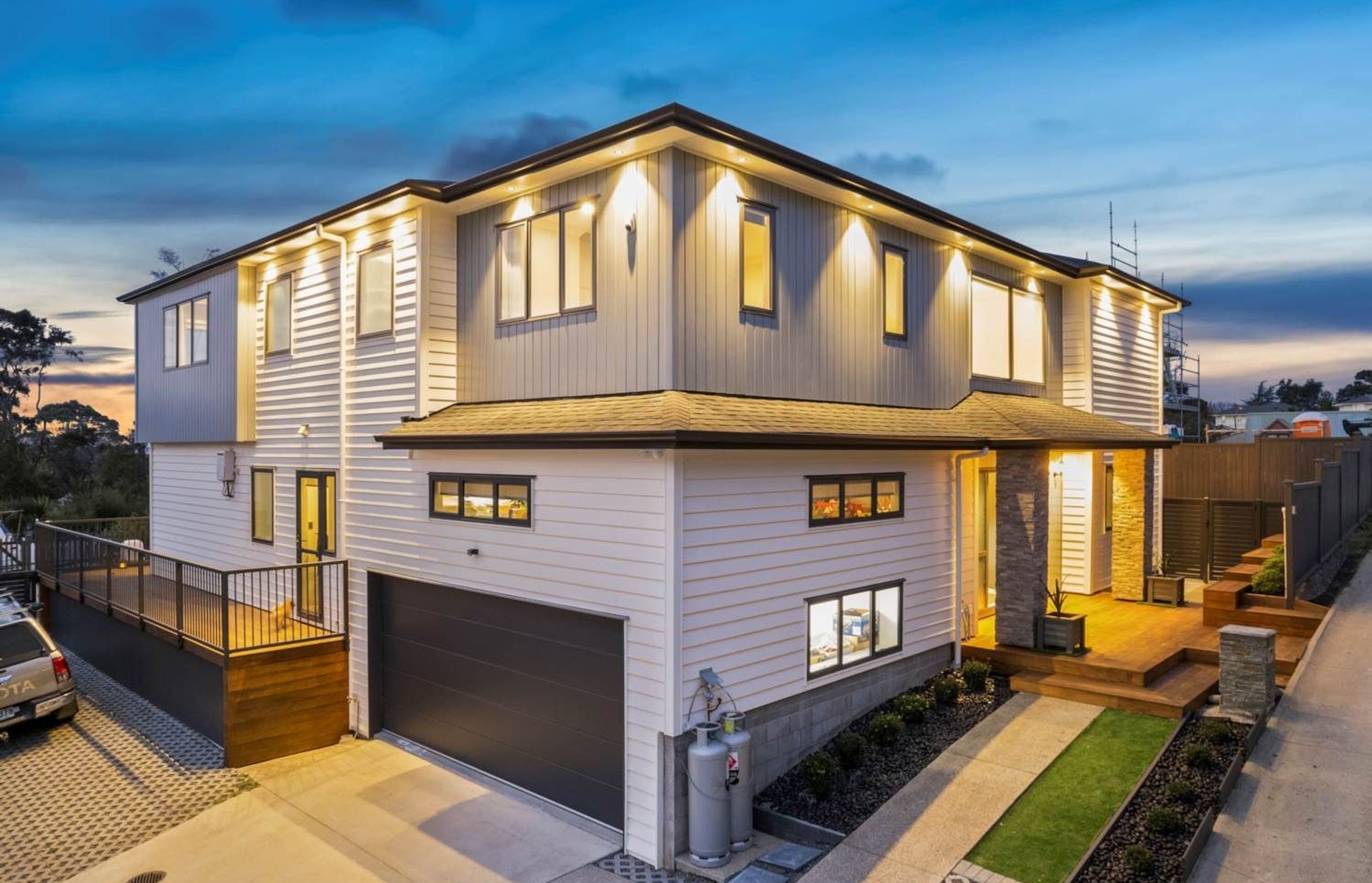 Happeace Lane, Titirangi