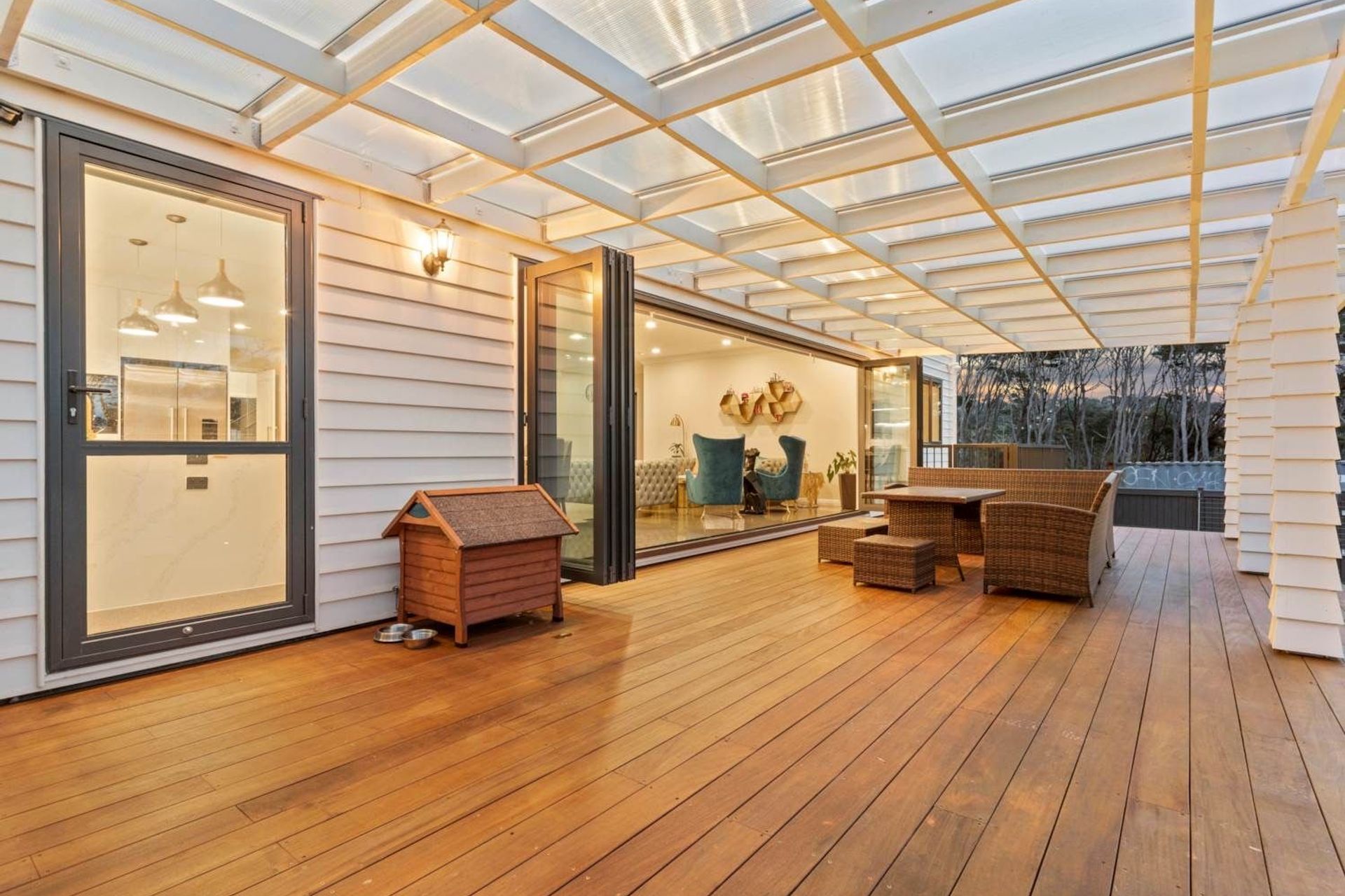 Happeace Lane, Titirangi