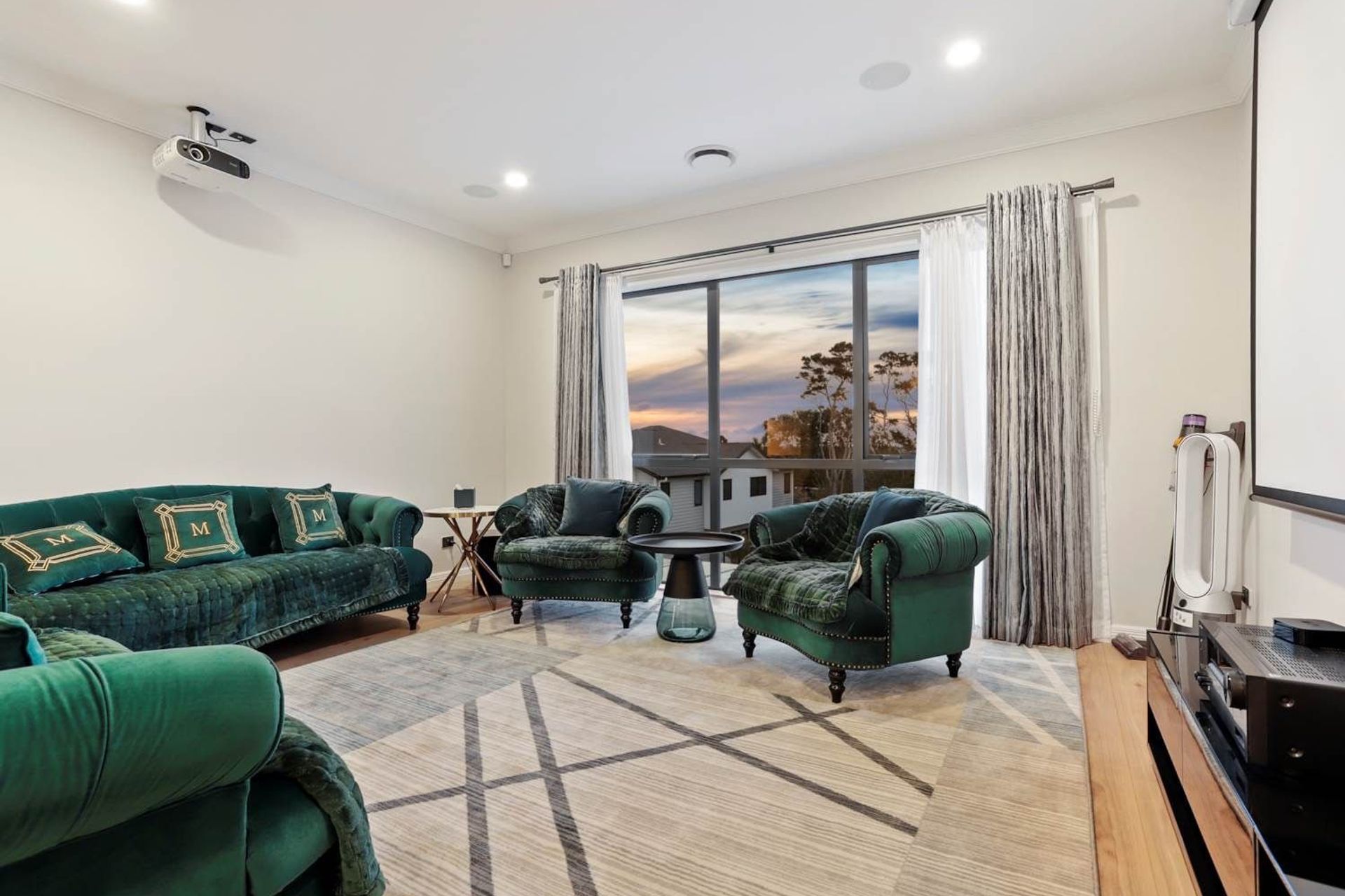 Happeace Lane, Titirangi