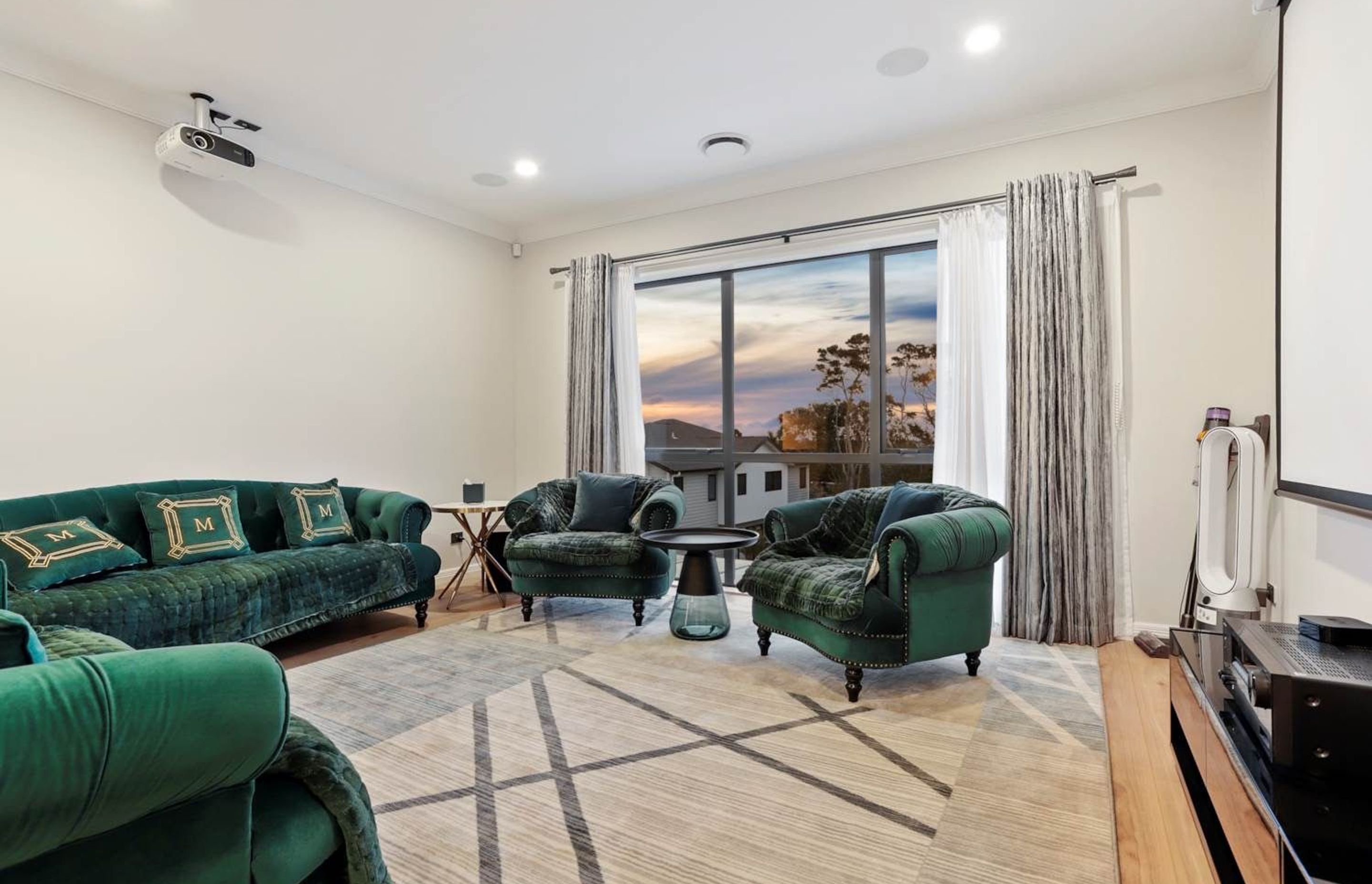 Happeace Lane, Titirangi