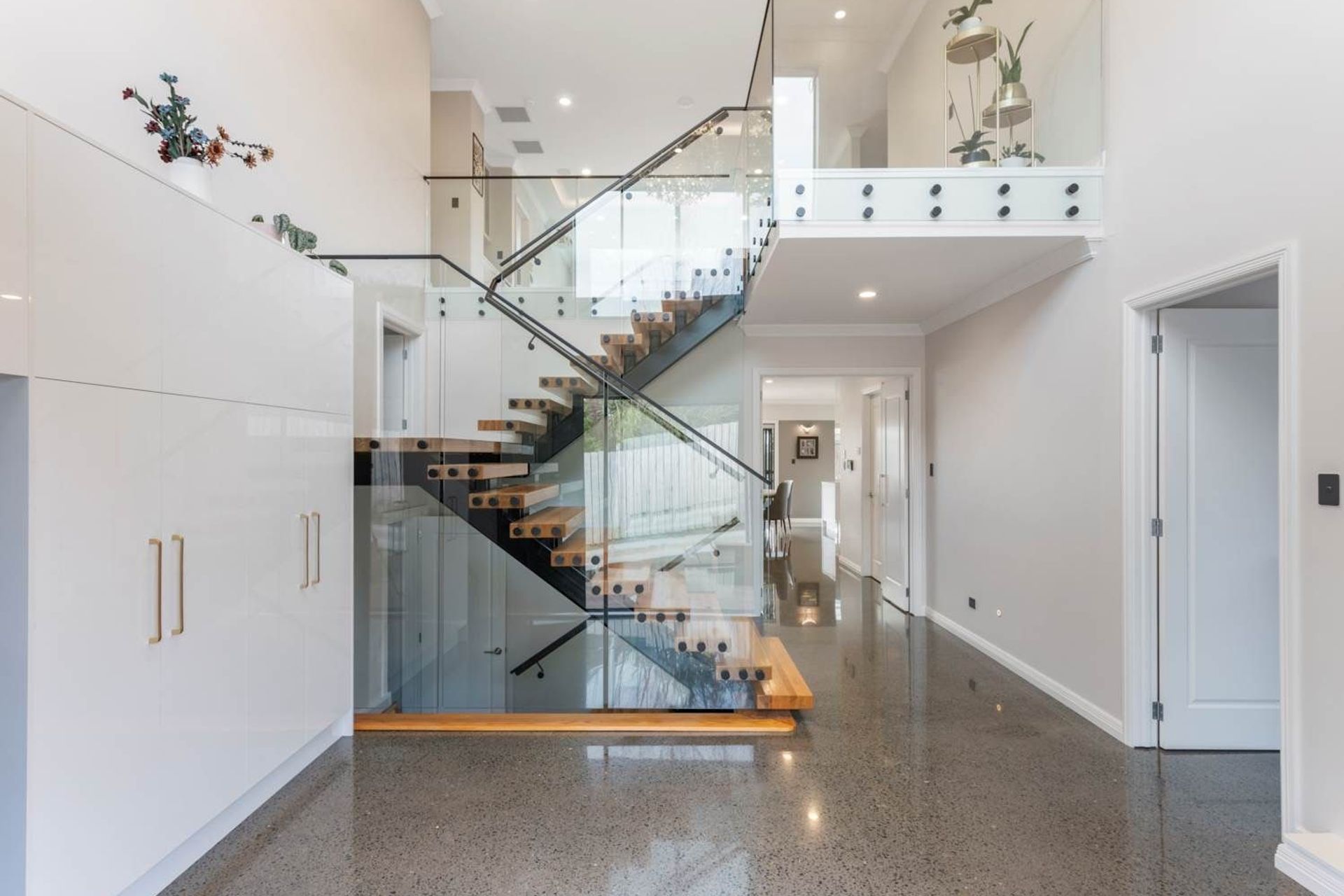 Happeace Lane, Titirangi