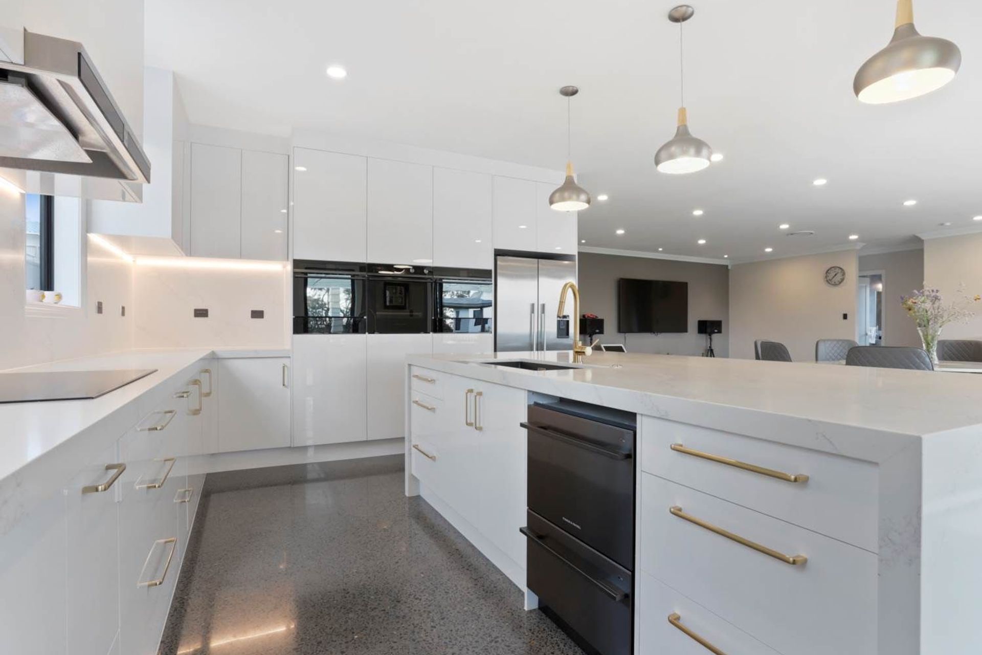 Happeace Lane, Titirangi