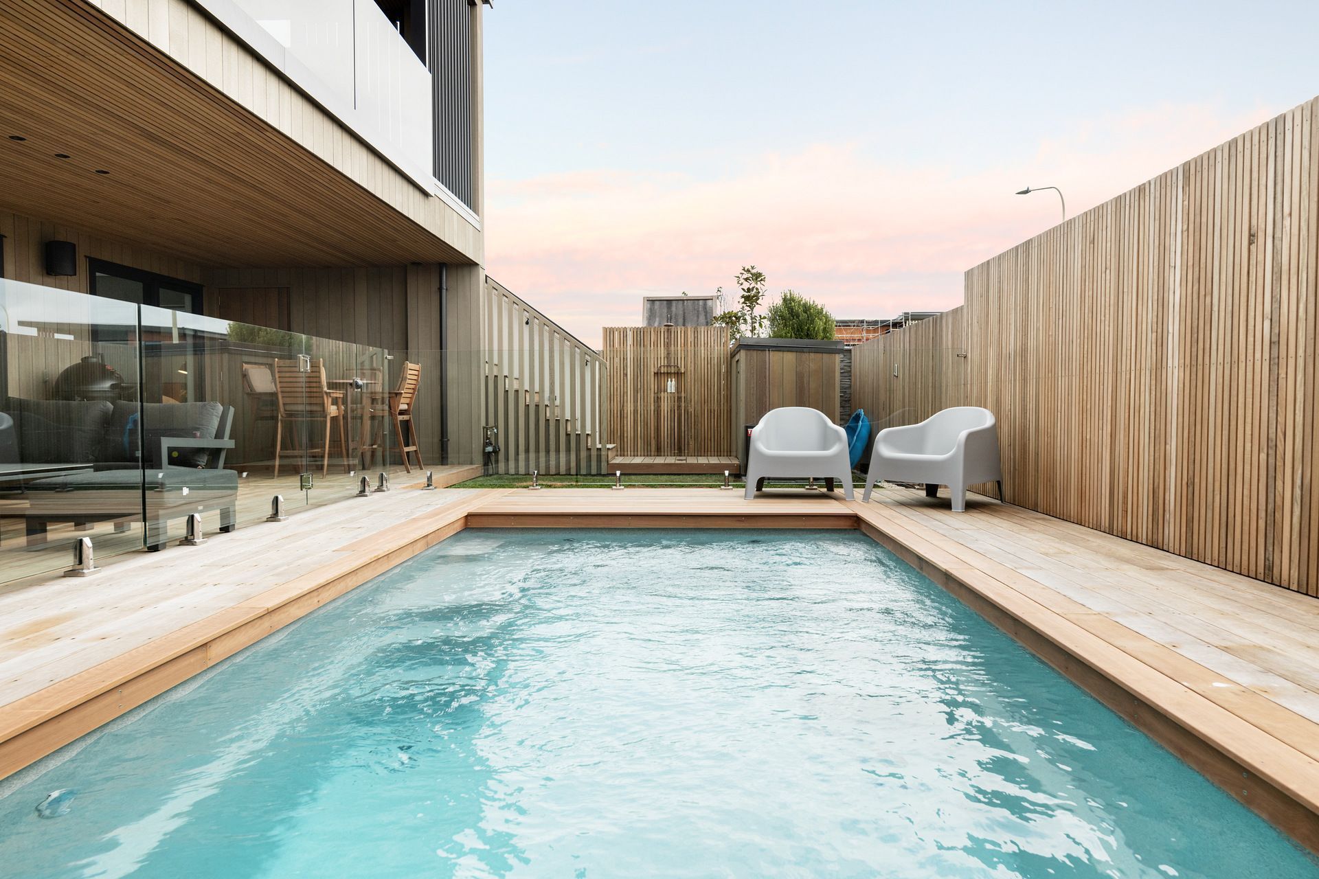 TGA - Modern Screens