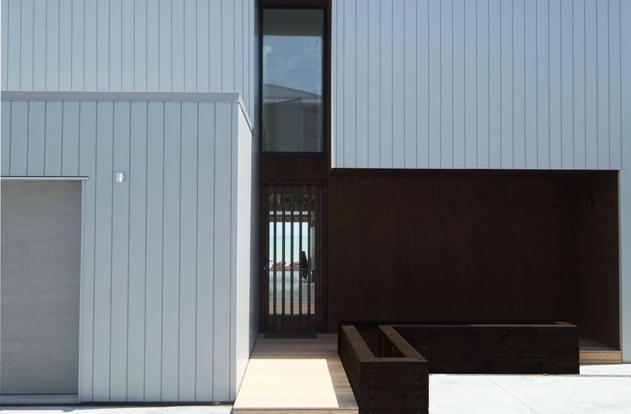 Beachside Cedar + Aluminium Home