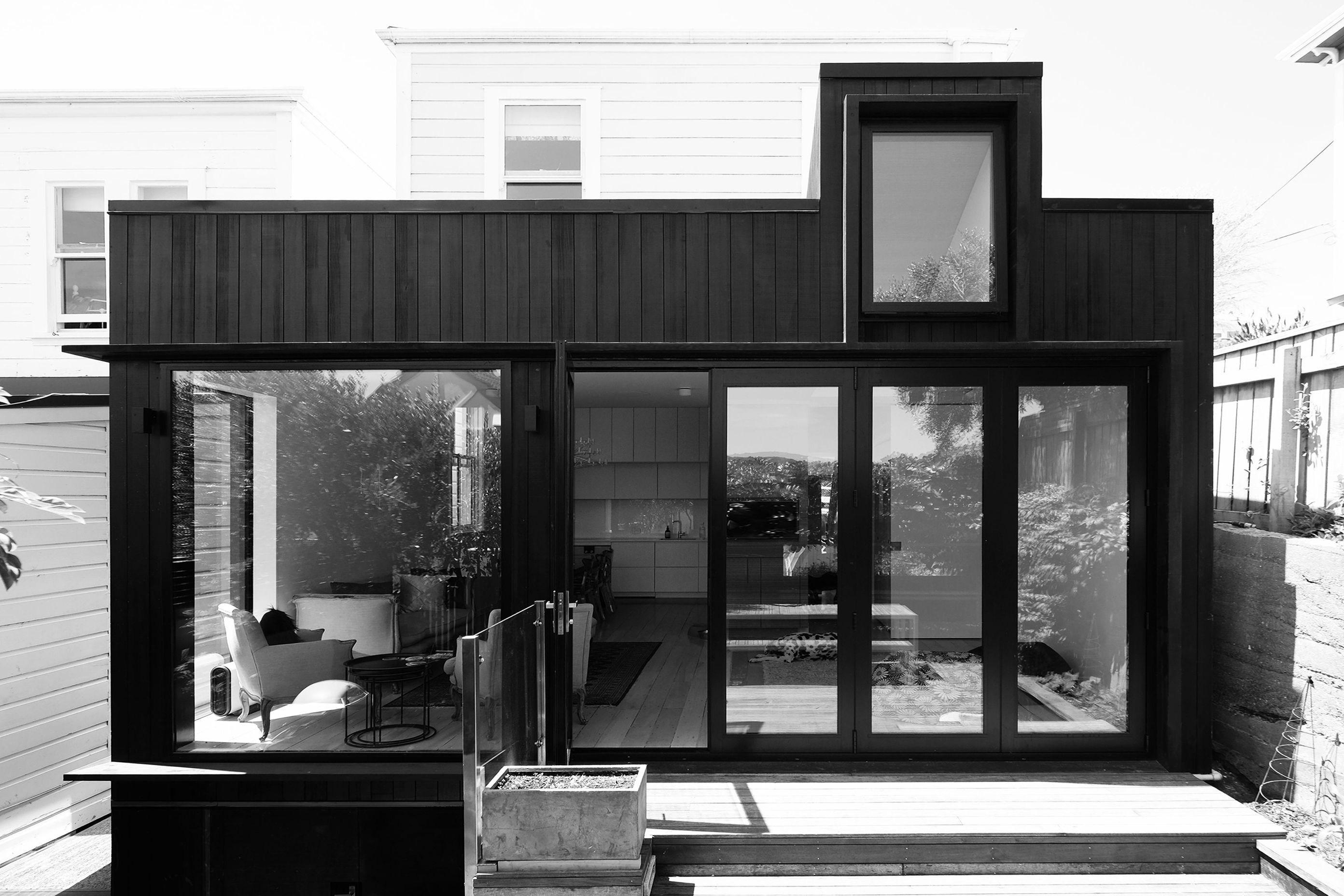 house e on r