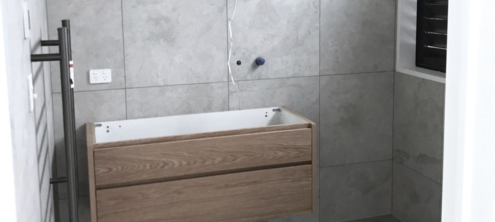 Damn Good Tiling banner