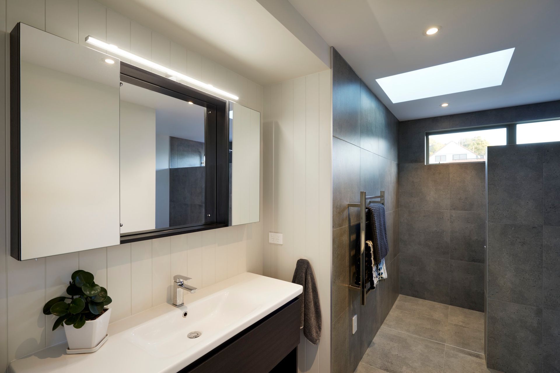 Honouring the Avenues