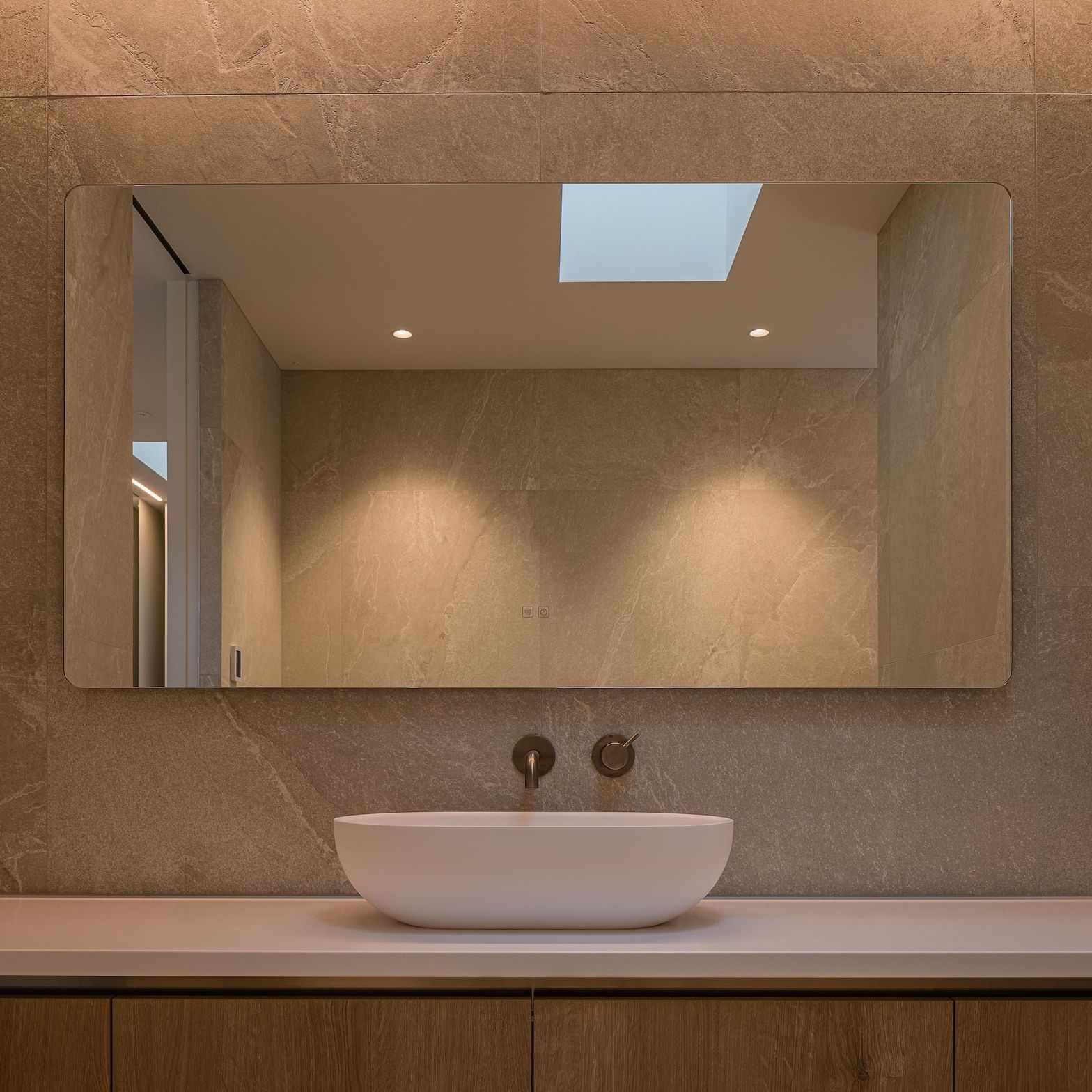 bathroom1-v2.jpg