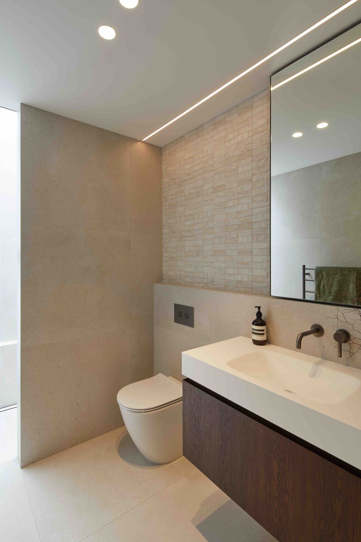 bathroom22.jpg