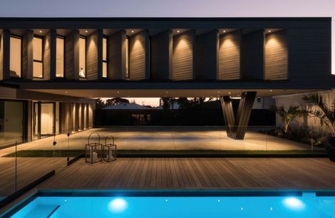 Hollywood Hills in the heart of Takapuna