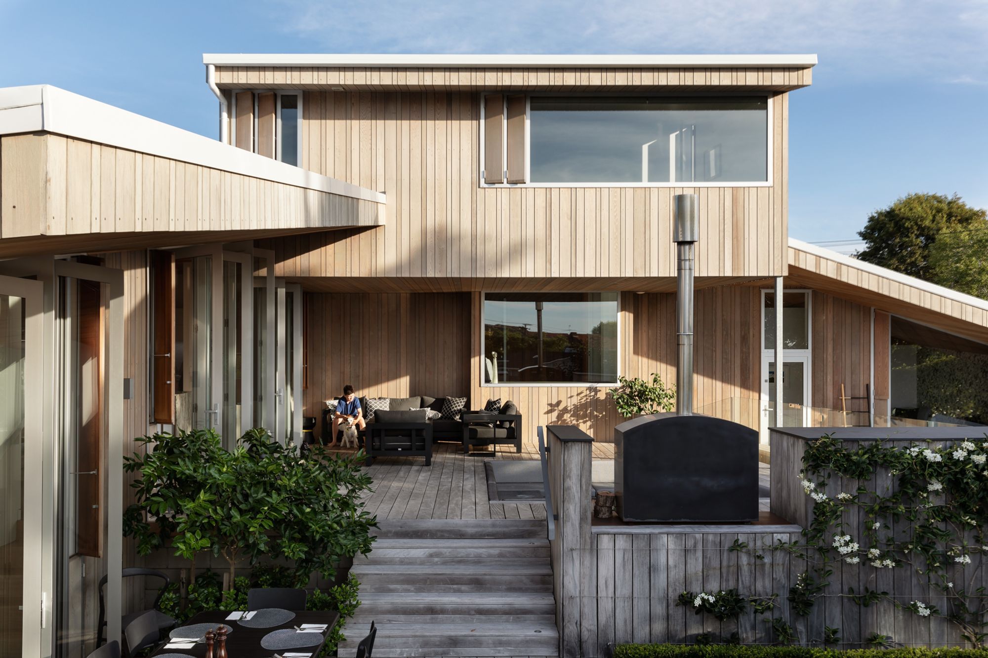 Spaces are organised around a central courtyard that provides a warm sun soaked entertainment area for all family activities.