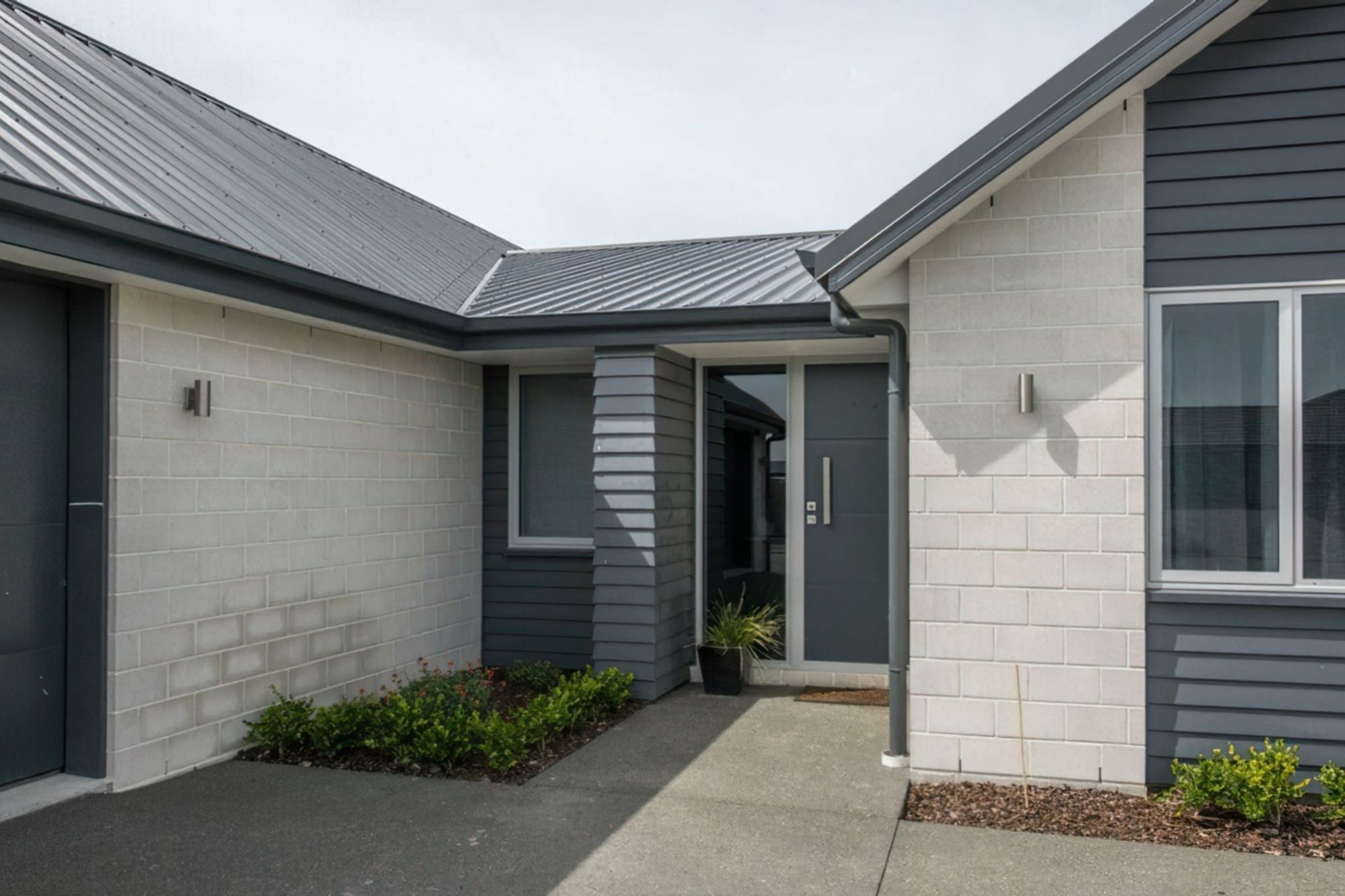 buildmeBonnington-House-03-1024x682-gigapixel-standard-height-927px.jpg