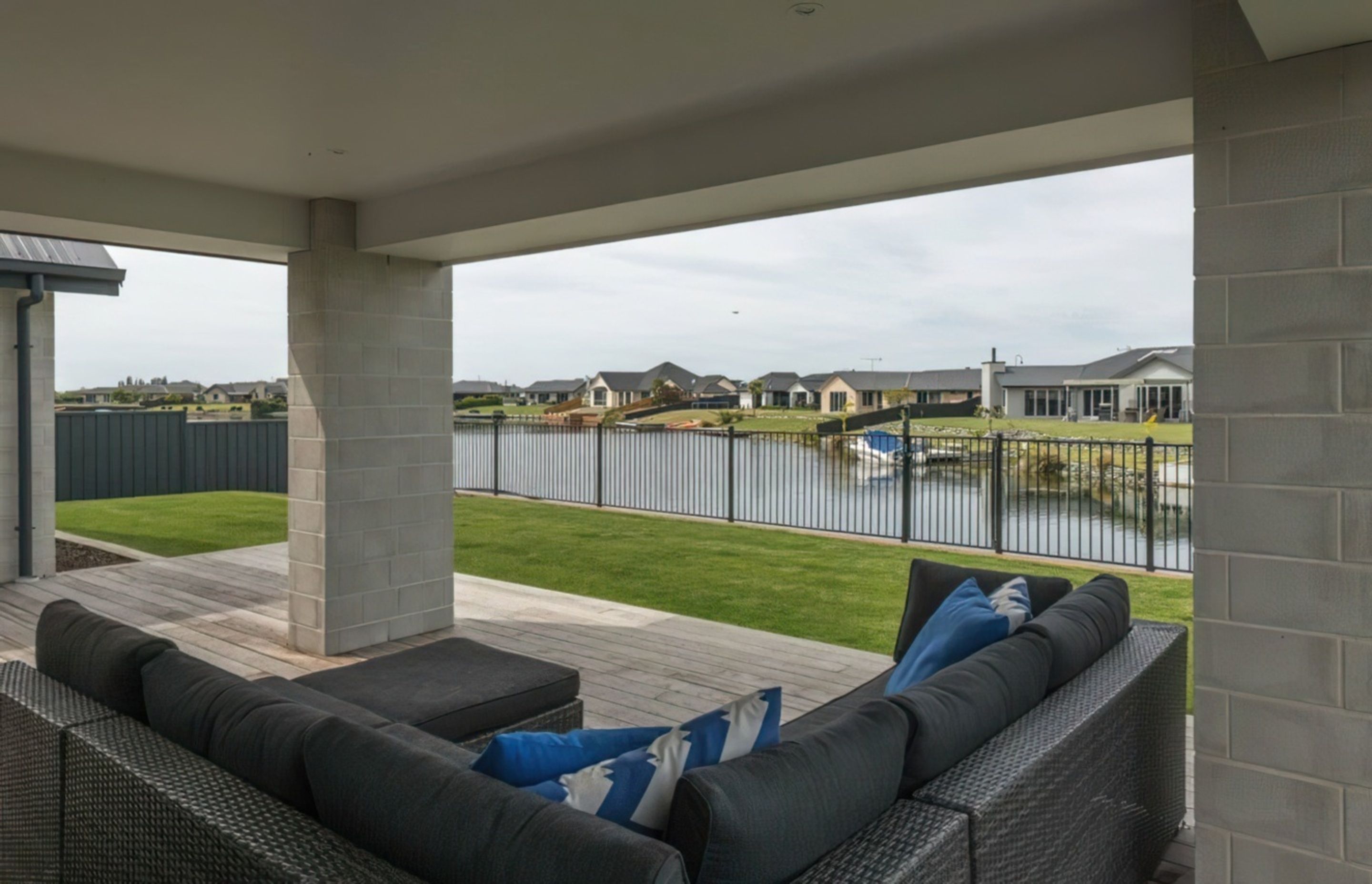 buildmeBonnington-House-06-1024x682-gigapixel-standard-height-927px.jpg
