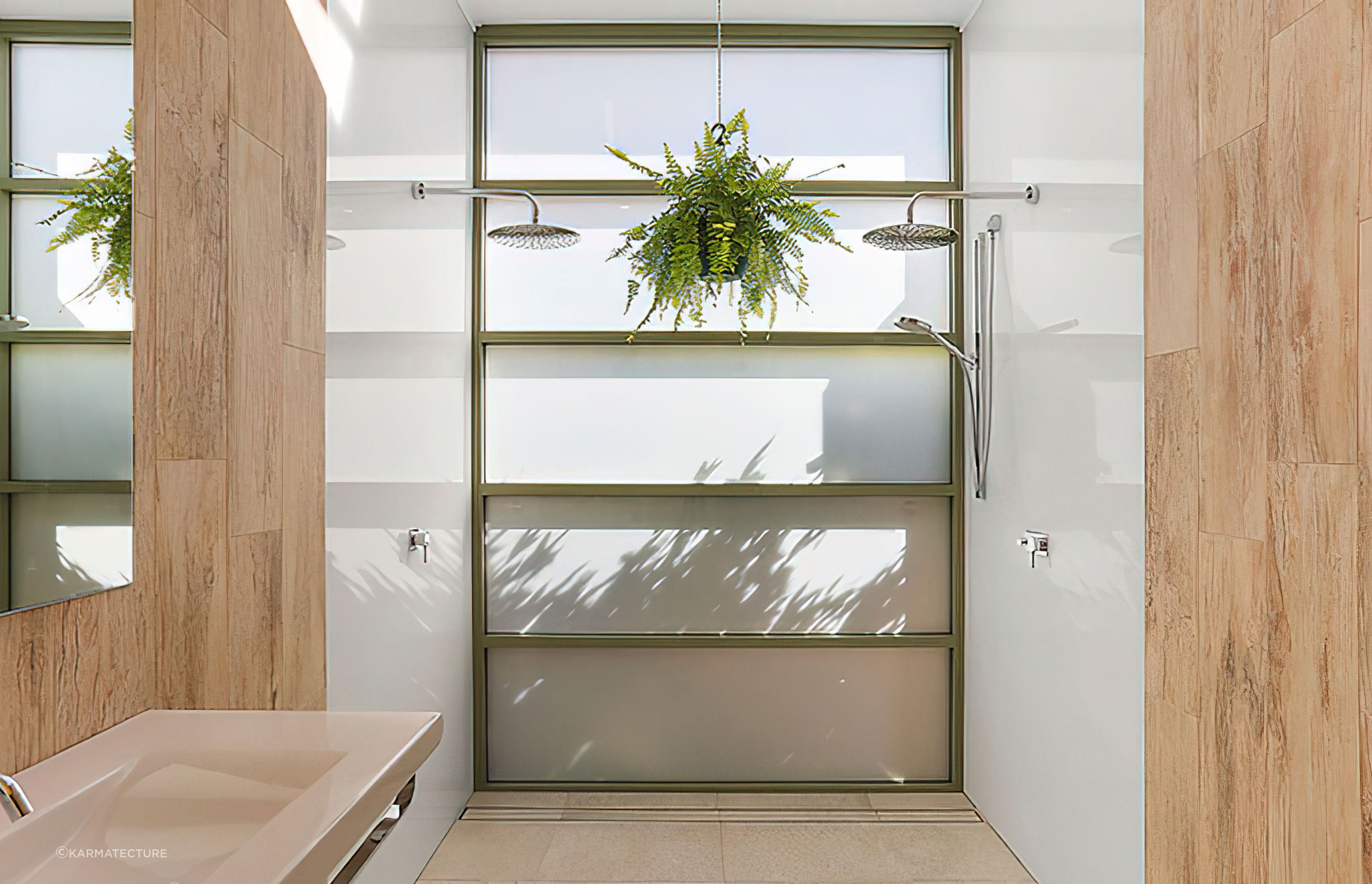 Full height aluminium glass to the shower area