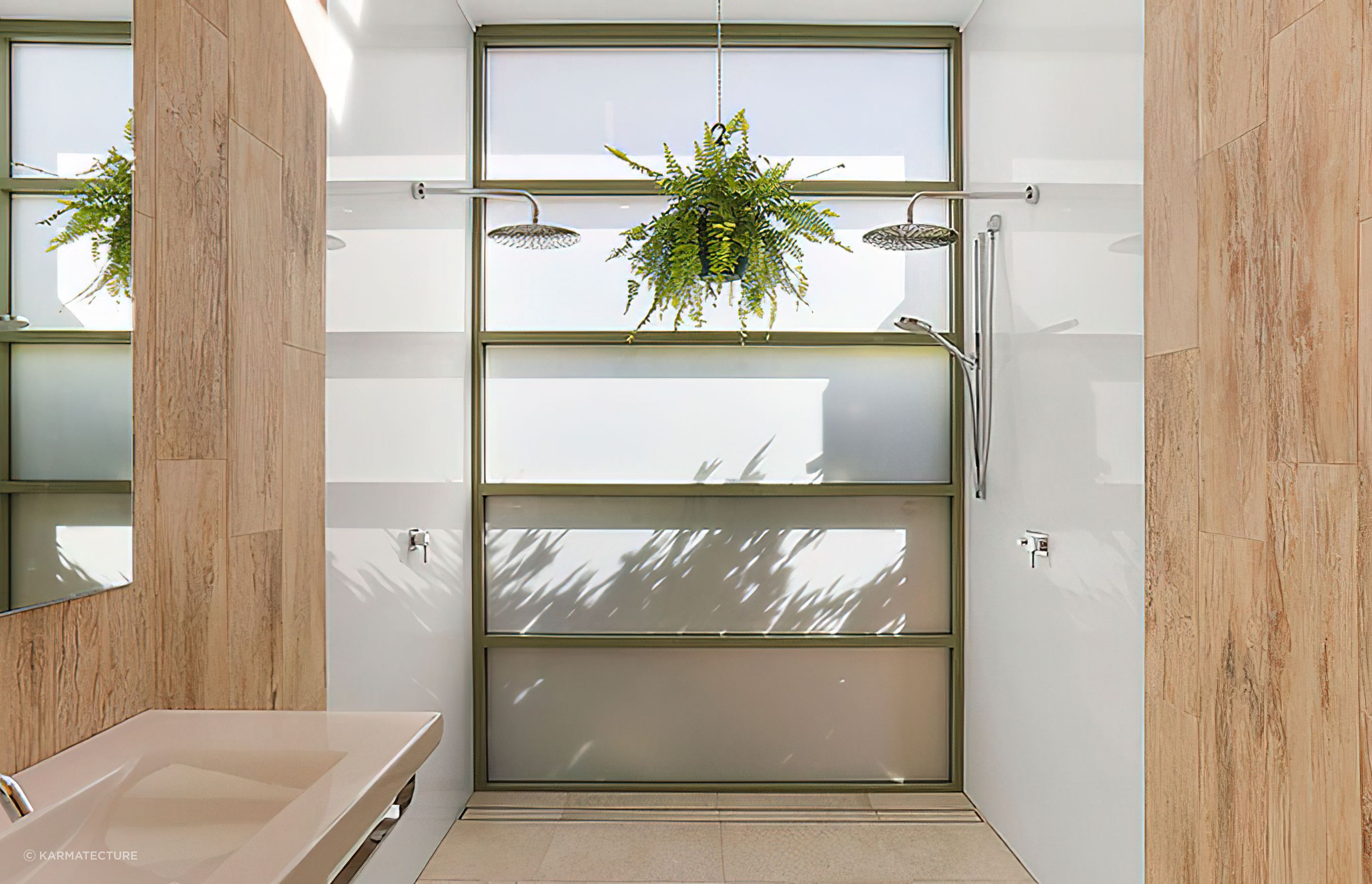 Full height aluminium glass to the shower area