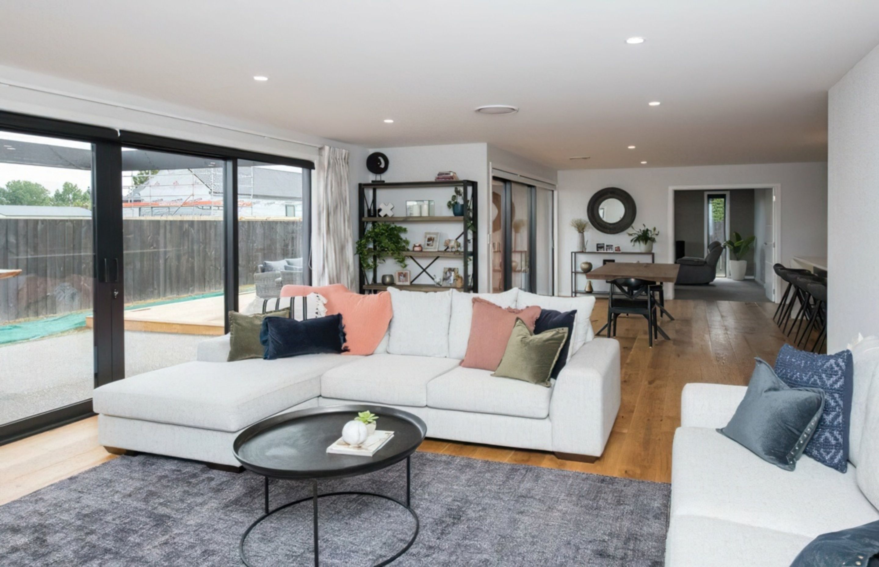 buildmeRive-House-34-1024x682-gigapixel-standard-height-926px.jpg