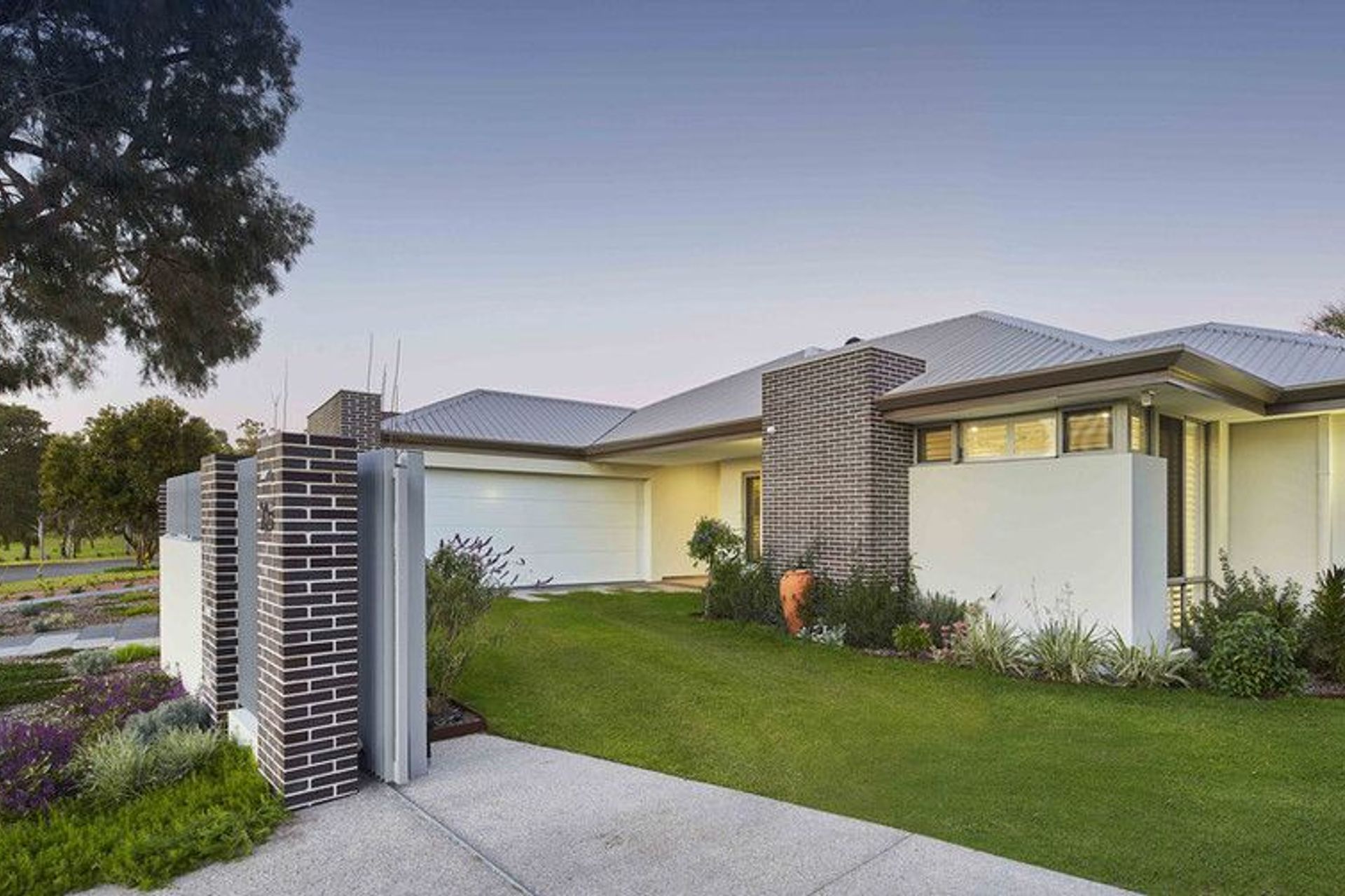 Insulated Garage Door - Winthrop Residence