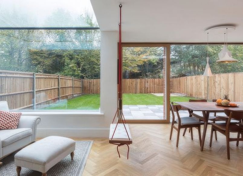 Creating a Sunny Living Space with a Seamless Connection to the Garden