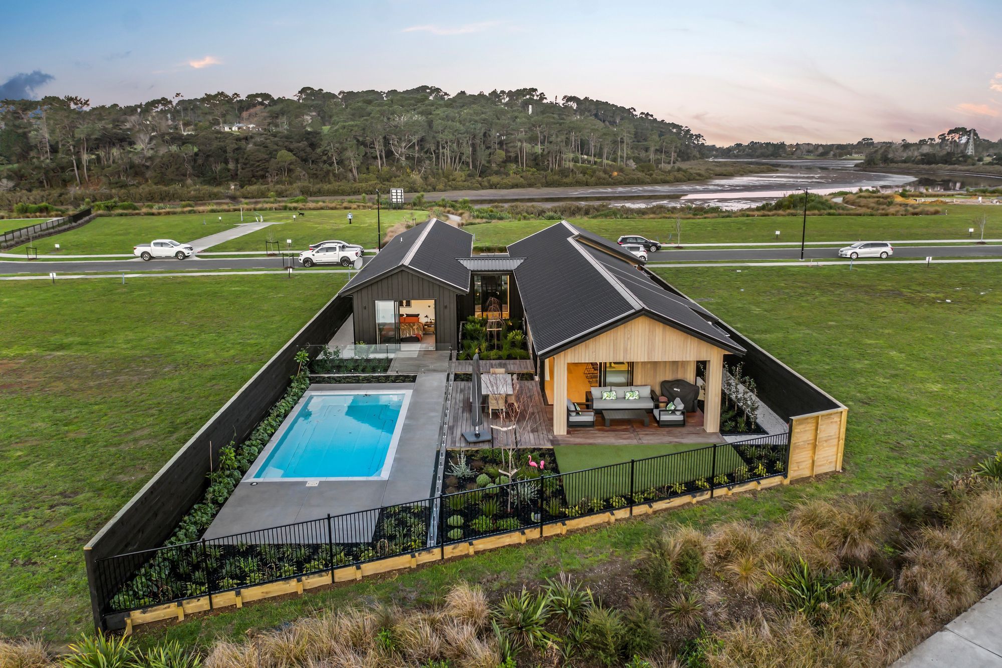 Peninsula Oasis