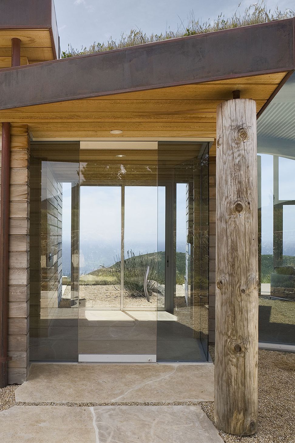 entryvertical-min.jpg