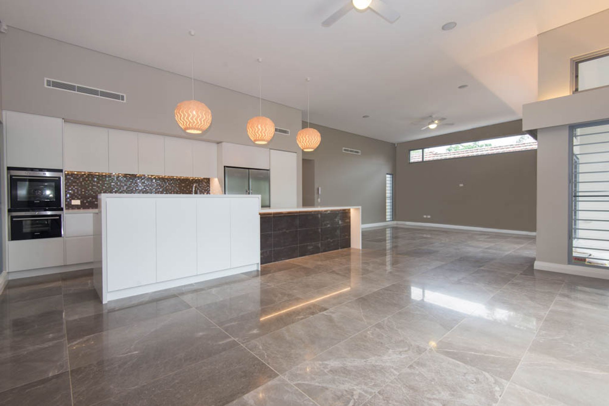 GRIFFITH AV
