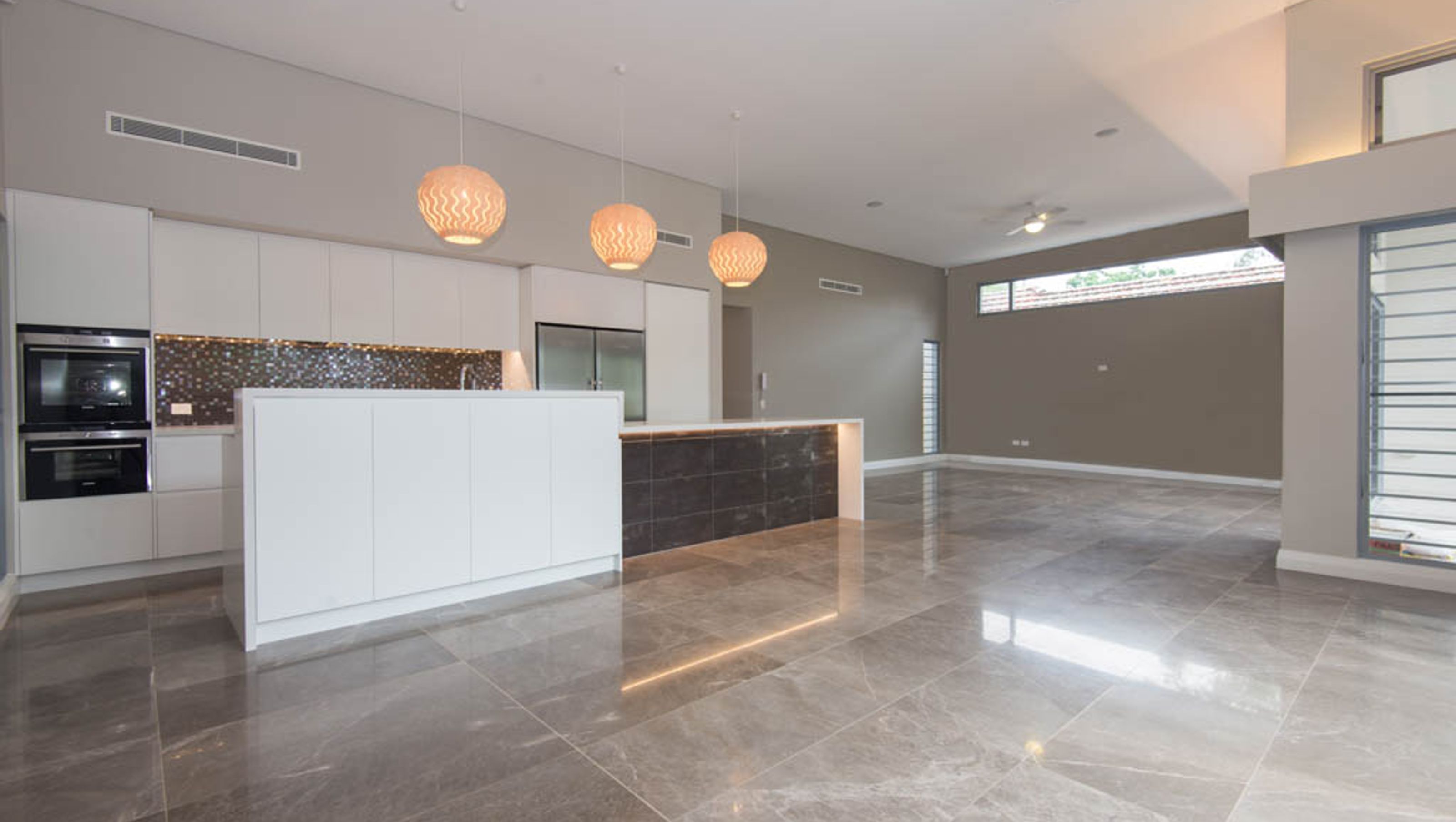 GRIFFITH AV