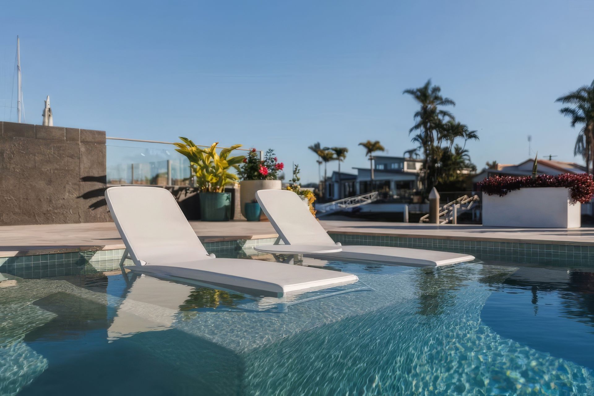 imgi13Pool-with-lounges-768x512-ap-compressed-upscaled-by-Replicate.jpg
