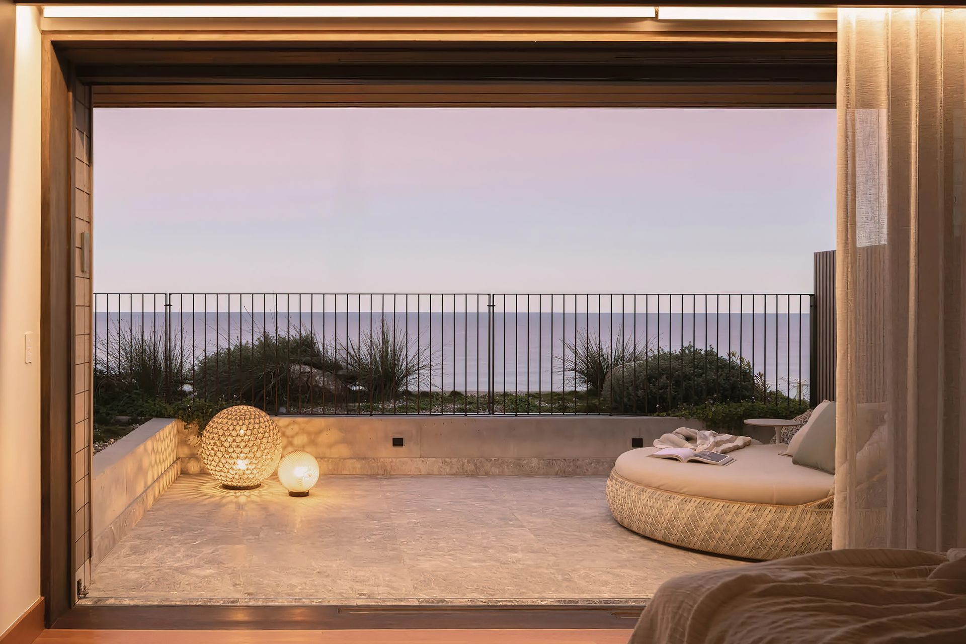 imgi25SeaviewTerraceLandscape1500x200085382a5d5-48f4-476f-befa-68fce5f9d124.jpeg