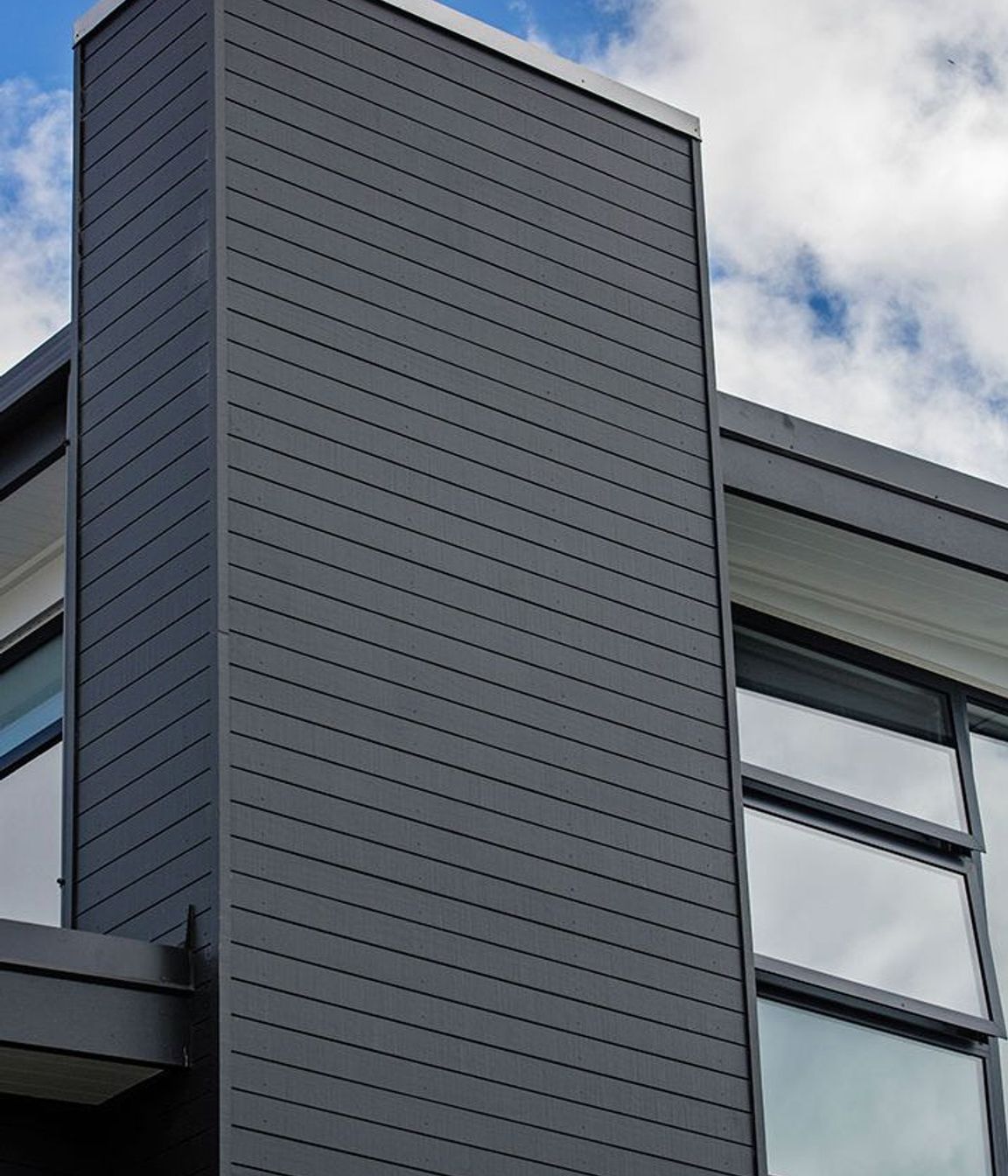 Three-Level Multi Cladding Home with Pool