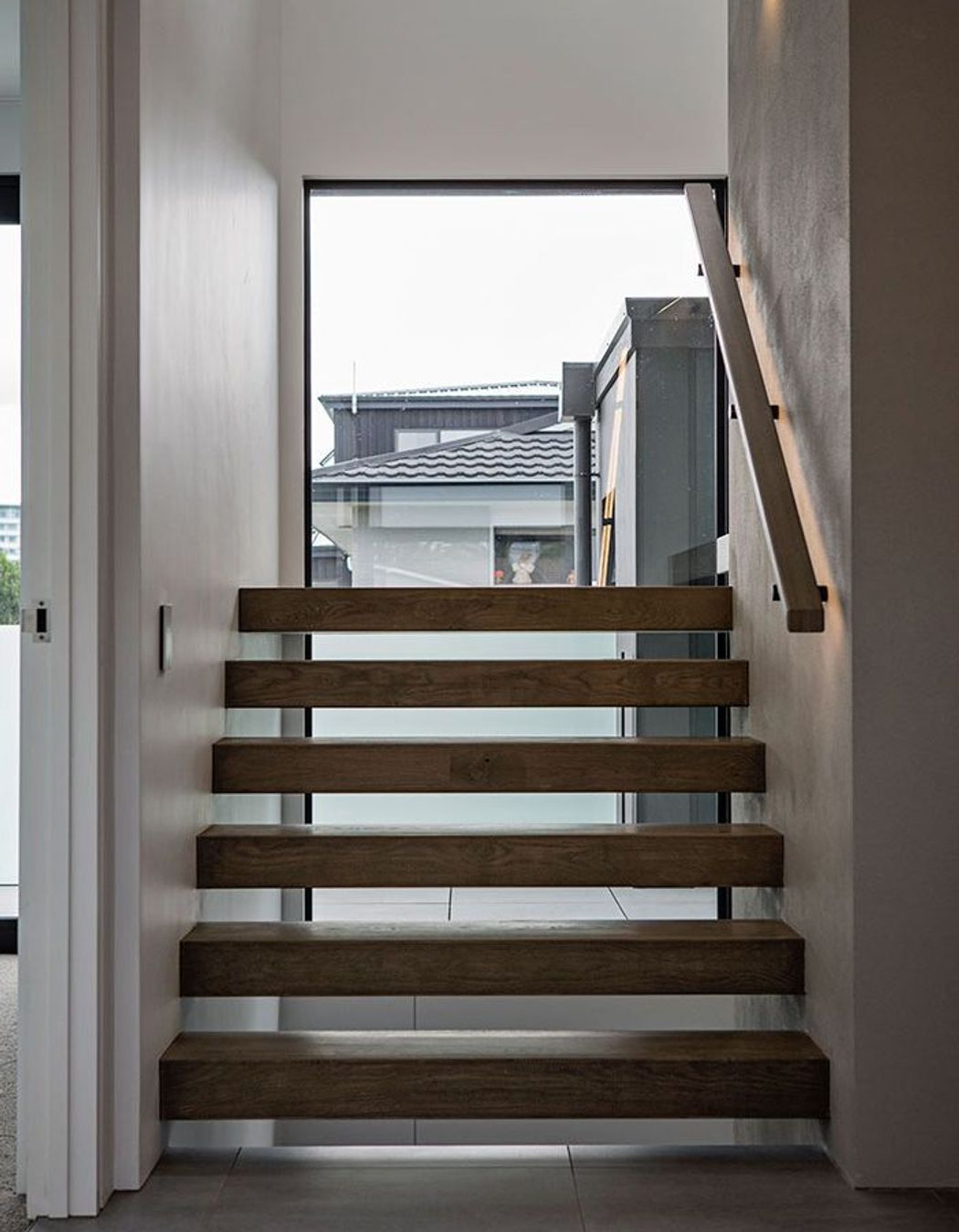 Three-Level Multi Cladding Home with Pool