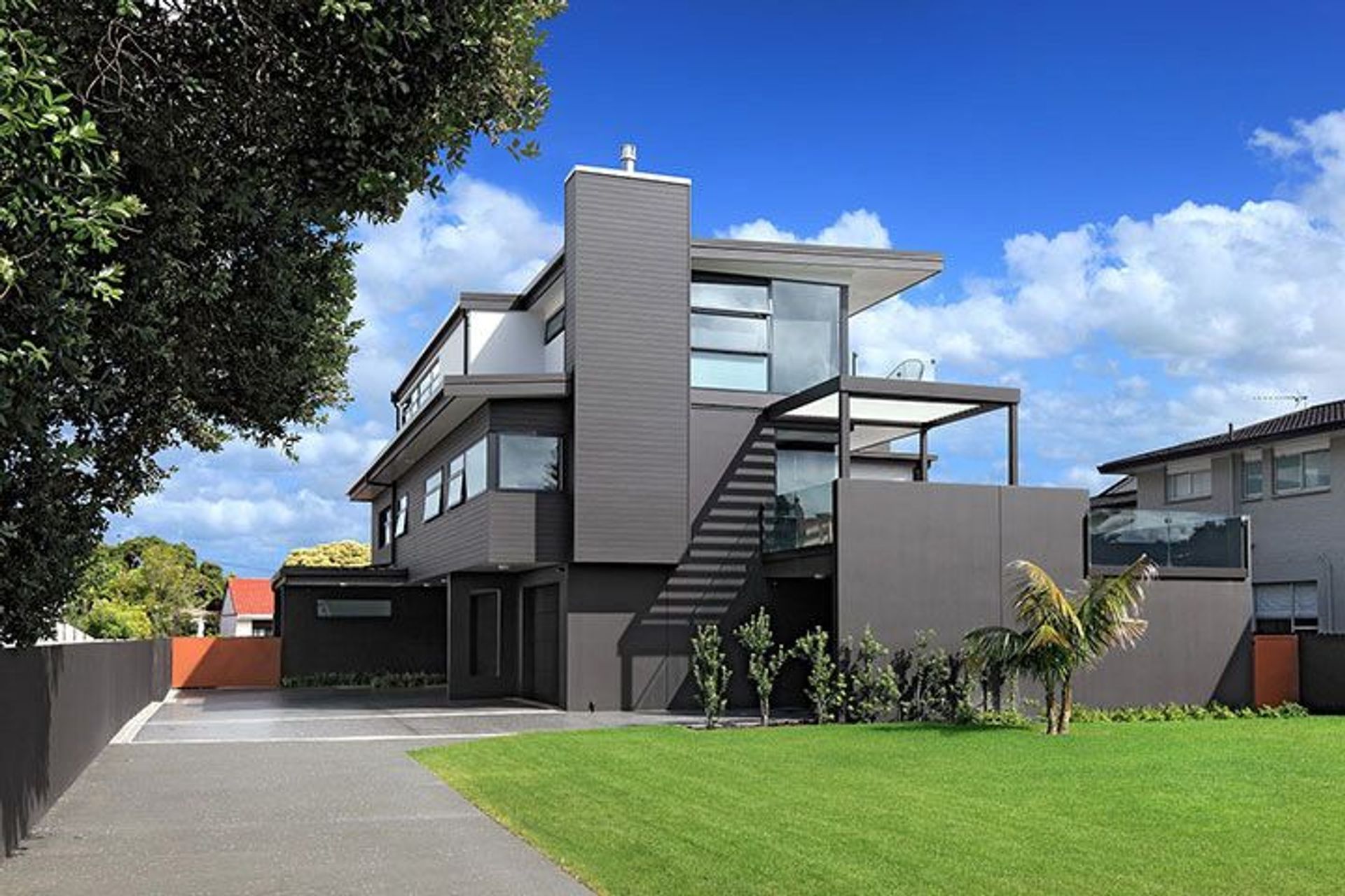 Three-Level Multi Cladding Home with Pool