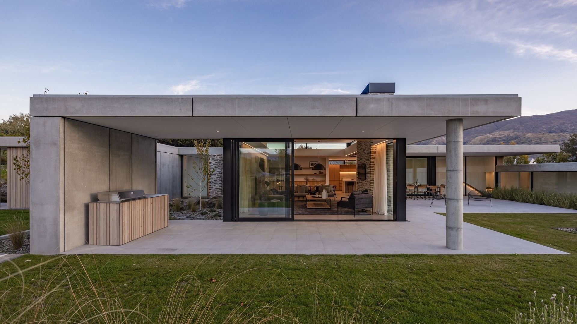 Project of the Month | Koroa House | Dravitzki Brown Architecture video