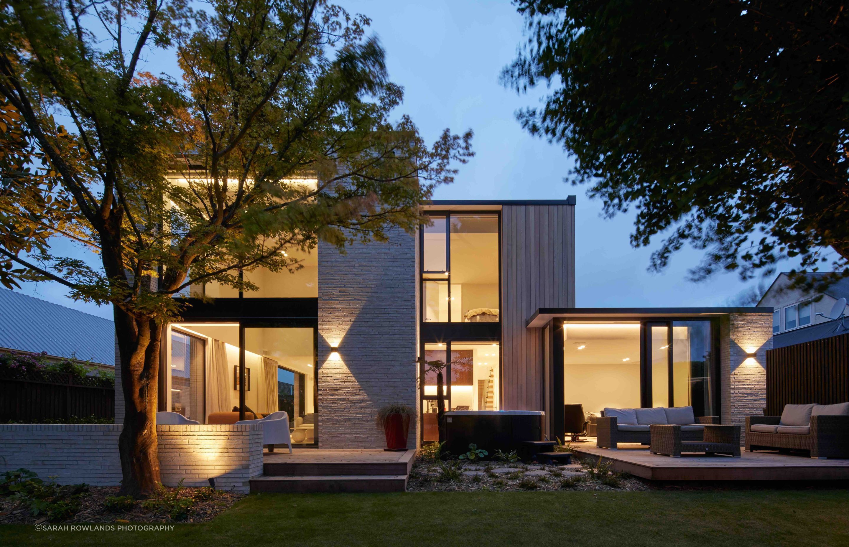 outdr-rear-night2-v3.jpg