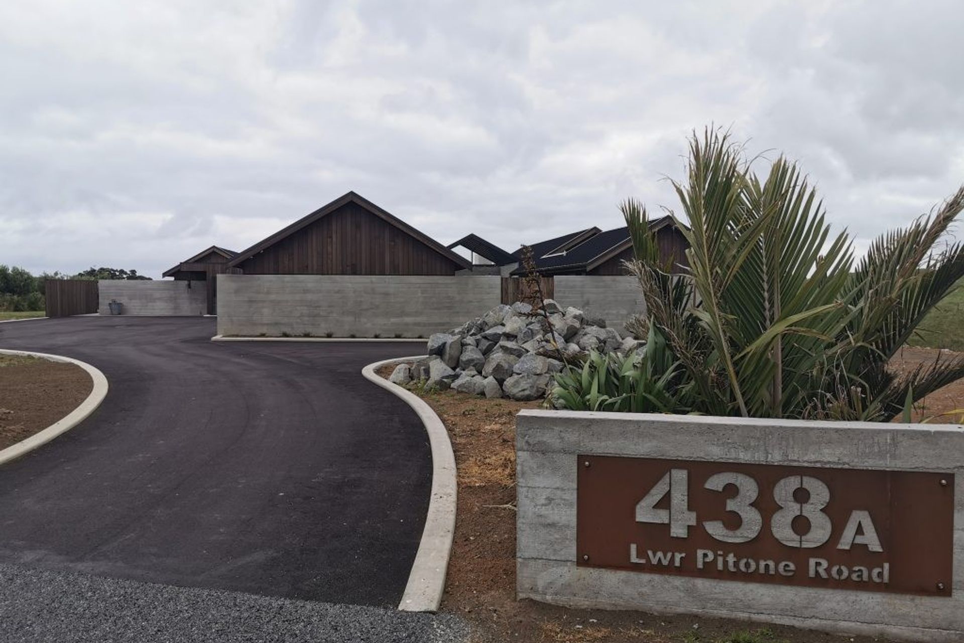 Lower Petone Road House