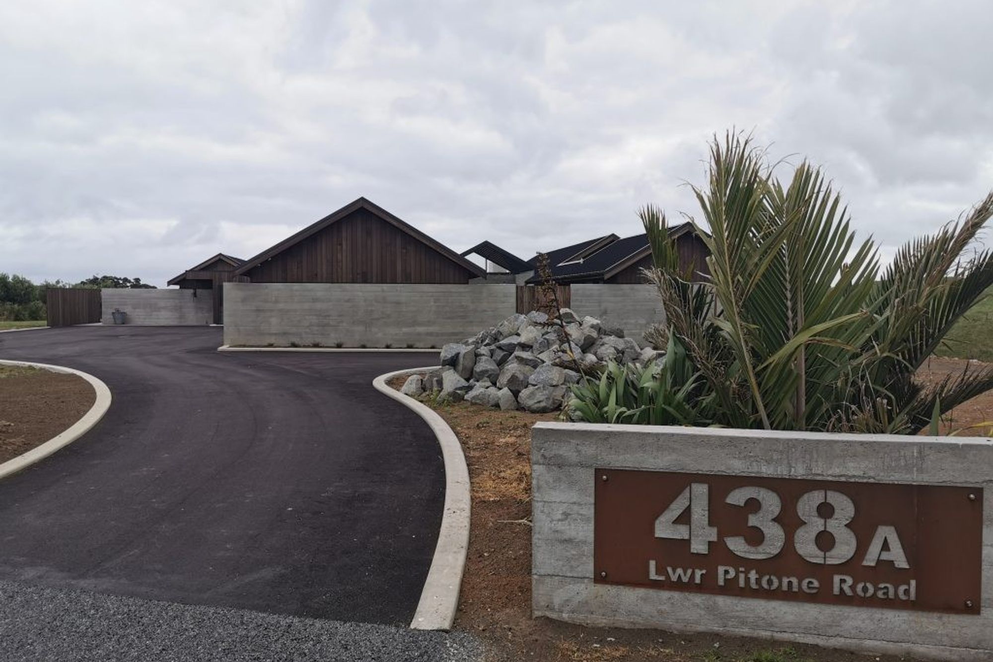 Lower Petone Road House