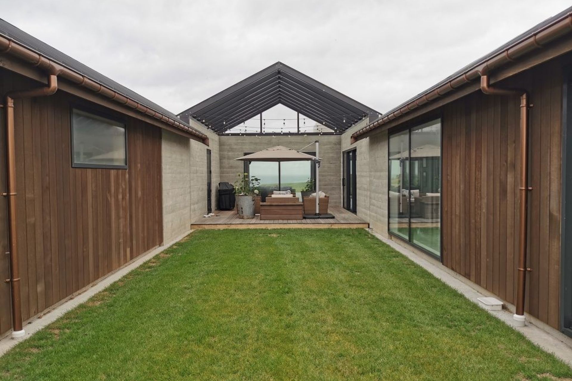 Lower Petone Road House