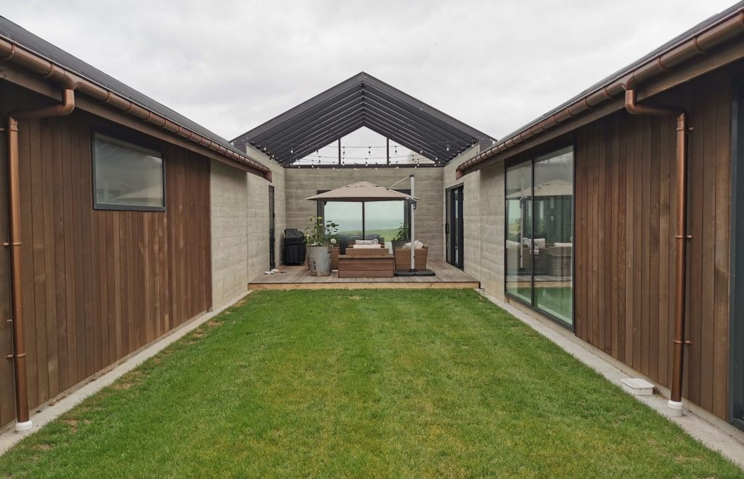 Lower Petone Road House